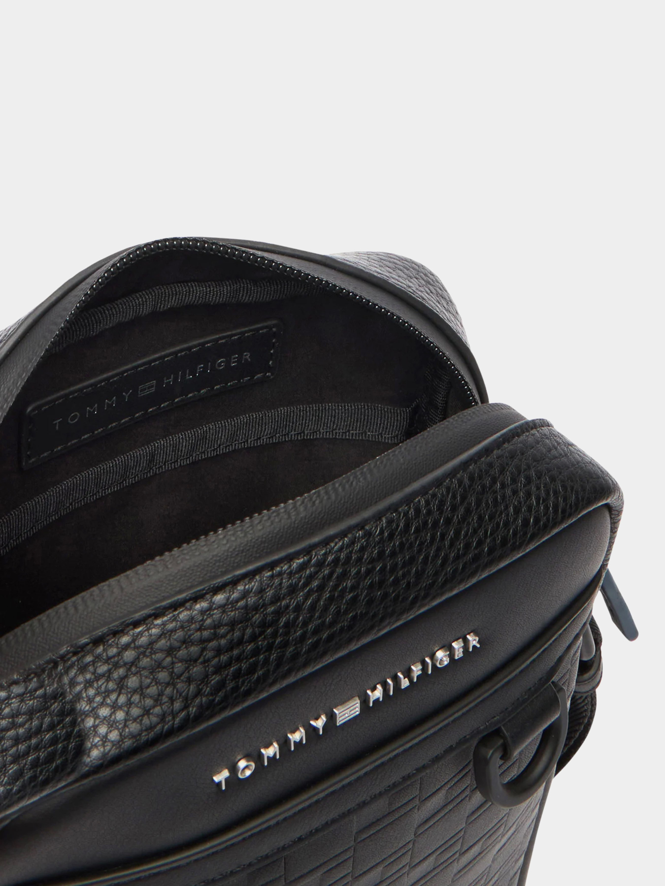Сумки Tommy Hilfiger TH MODERN MINI REPORTER модель AM0AM14019-BDS Сумки Tommy Hilfiger TH MODERN MINI REPORTER модель AM0AM14019-BDS Фото