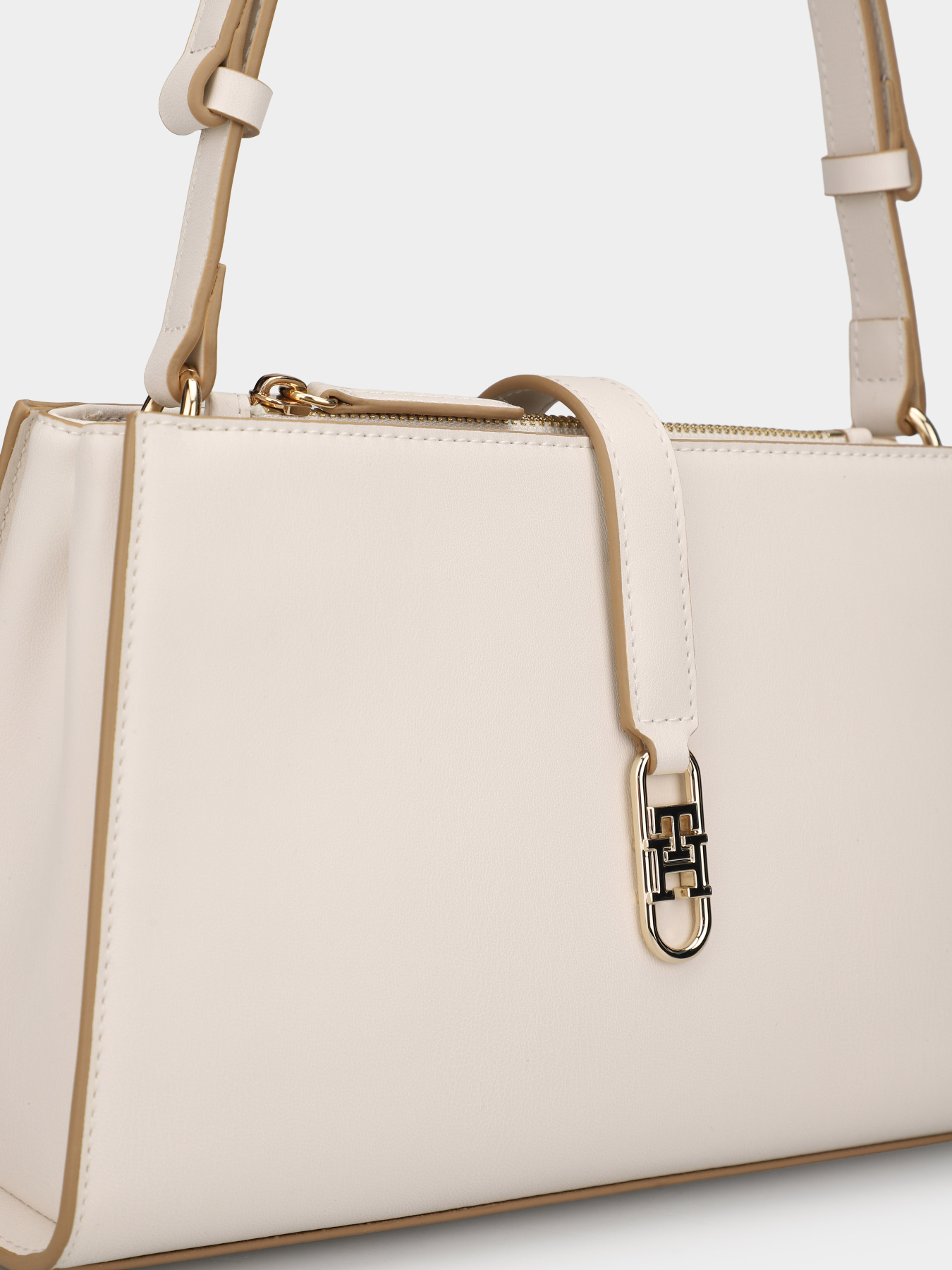 Сумки Tommy Hilfiger TH LIBRE SHOULDER BAG модель AW0AW17718-AEO Сумки Tommy Hilfiger TH LIBRE SHOULDER BAG модель AW0AW17718-AEO Фото