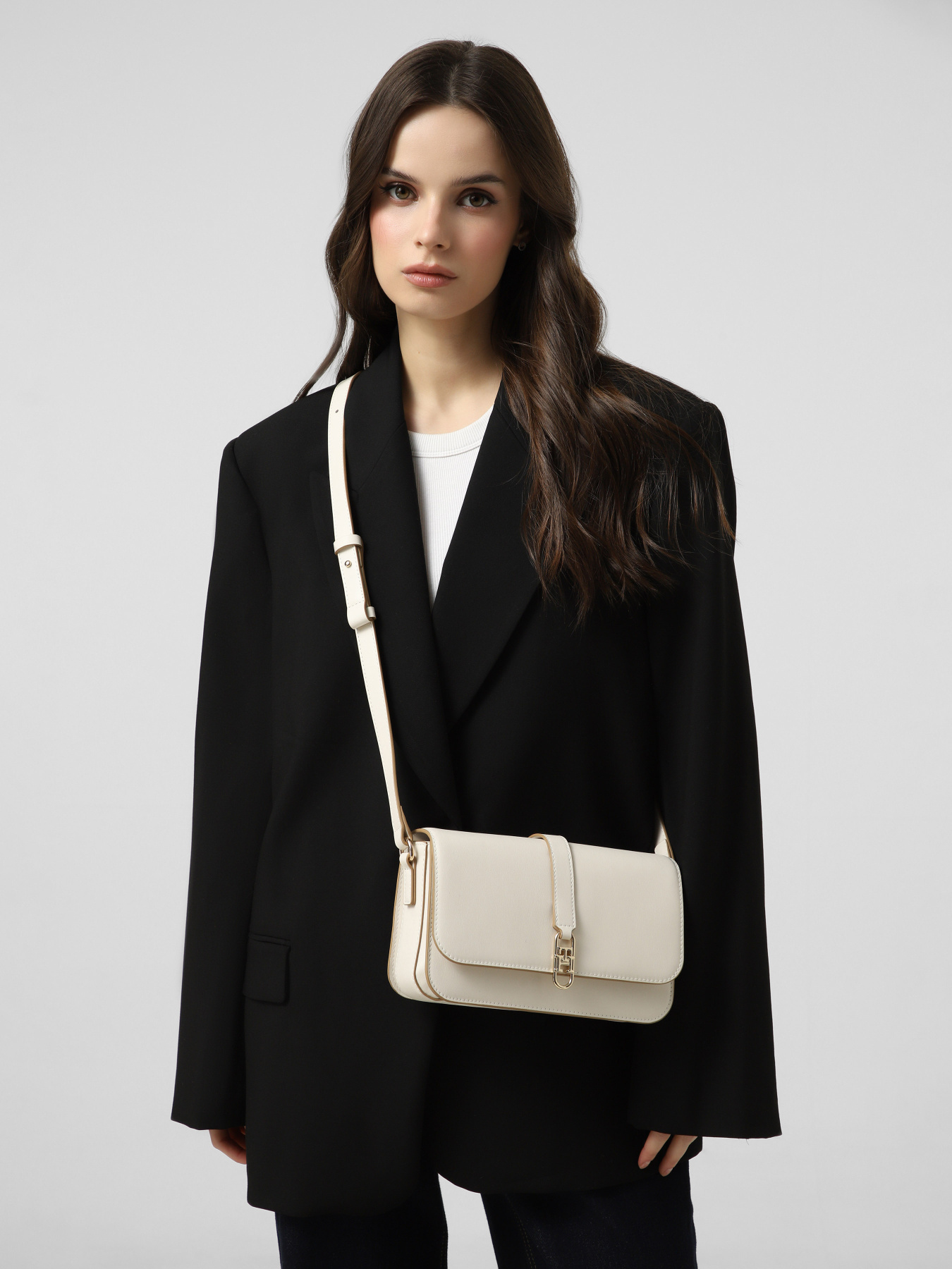 Сумки Tommy Hilfiger TH LIBRE FLAP CROSSOVER модель AW0AW17723-AEO Фото