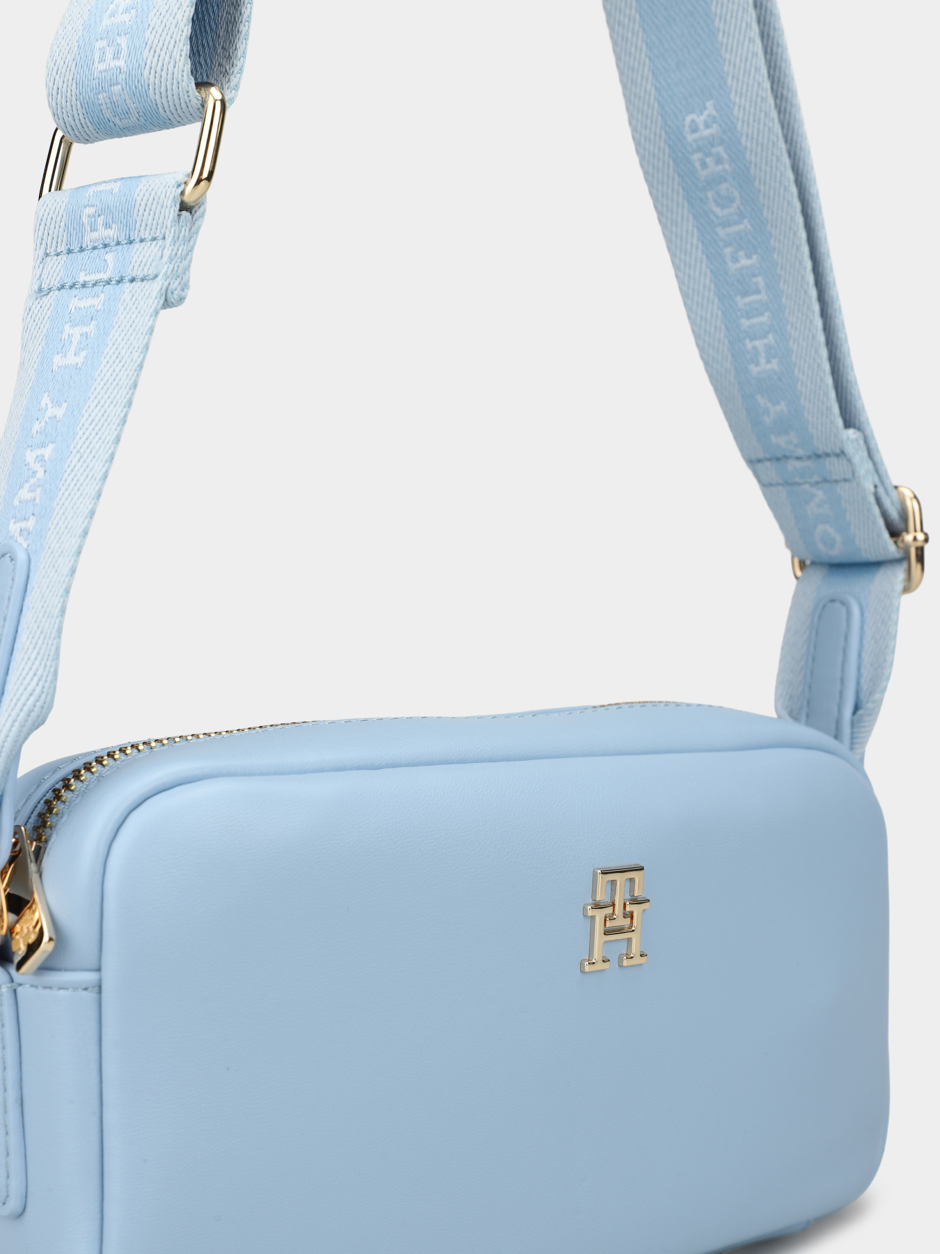 Сумки Tommy Hilfiger TH ESSENTIAL CAMERA BAG модель AW0AW18370-C1Y Фото