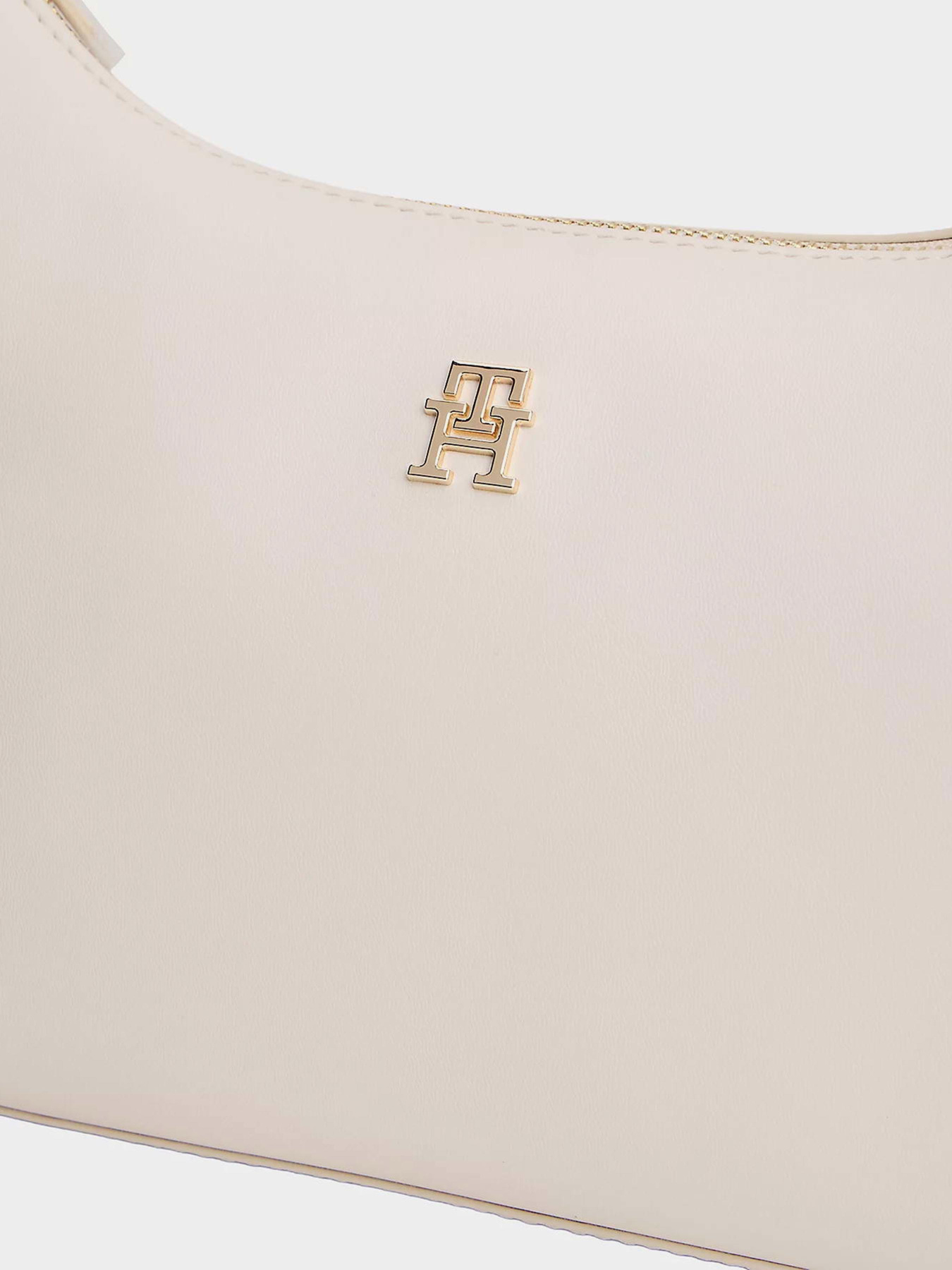 Сумки Tommy Hilfiger TH ESSENTIAL SHOULDER BAG модель AW0AW18373-AEO Сумки Tommy Hilfiger TH ESSENTIAL SHOULDER BAG модель AW0AW18373-AEO Фото