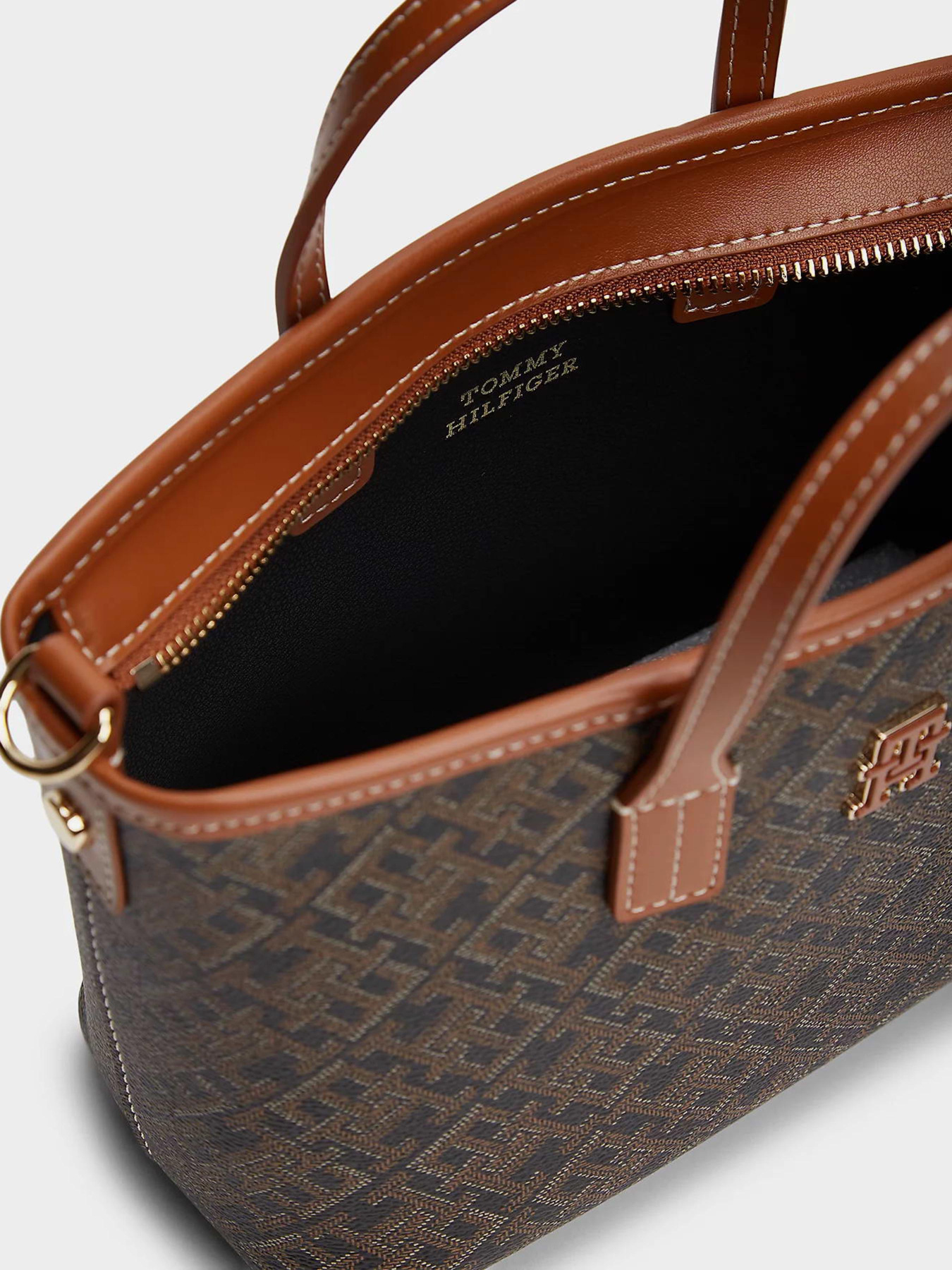 Сумки Tommy Hilfiger TH MONOPLAY MINI TOTE LE модель AW0AW18848-0GJ Фото