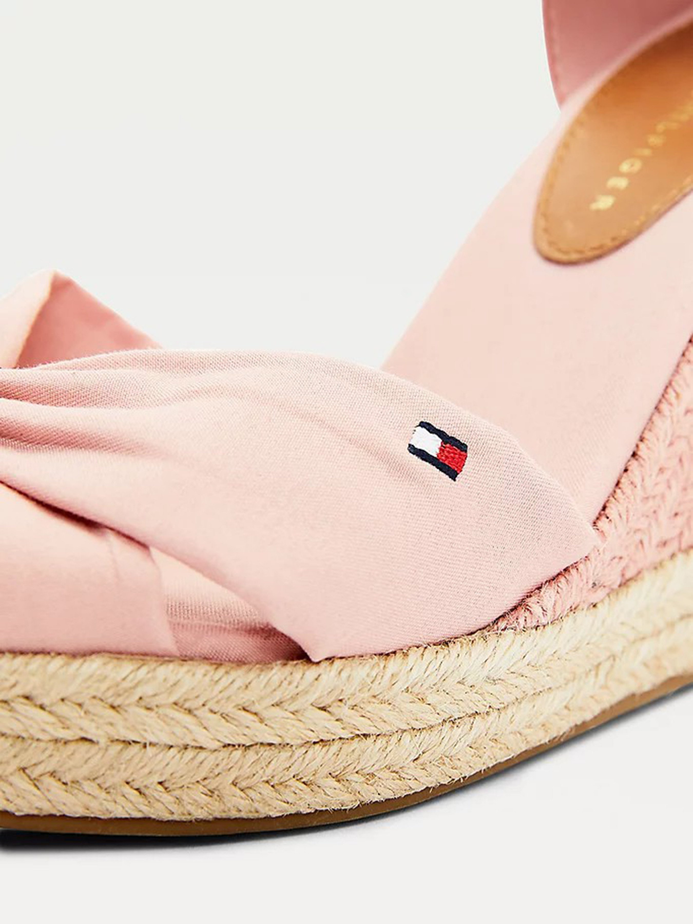 Босоніжки Tommy Hilfiger модель FW0FW04784-TQS Босоніжки Tommy Hilfiger модель FW0FW04784-TQS Фото