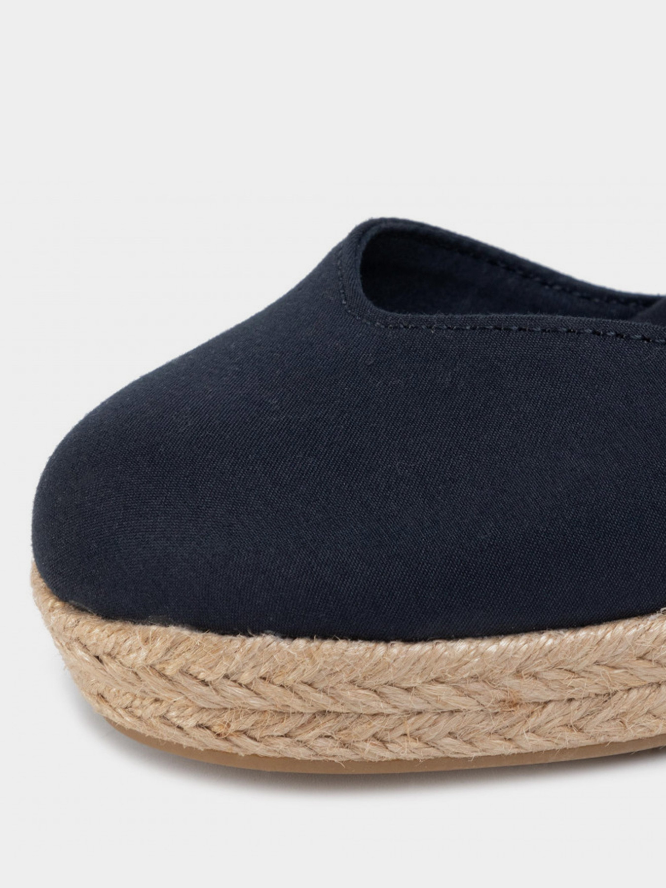 Босоніжки Tommy Hilfiger модель FW0FW04786-DW5 Босоніжки Tommy Hilfiger модель FW0FW04786-DW5 Фото