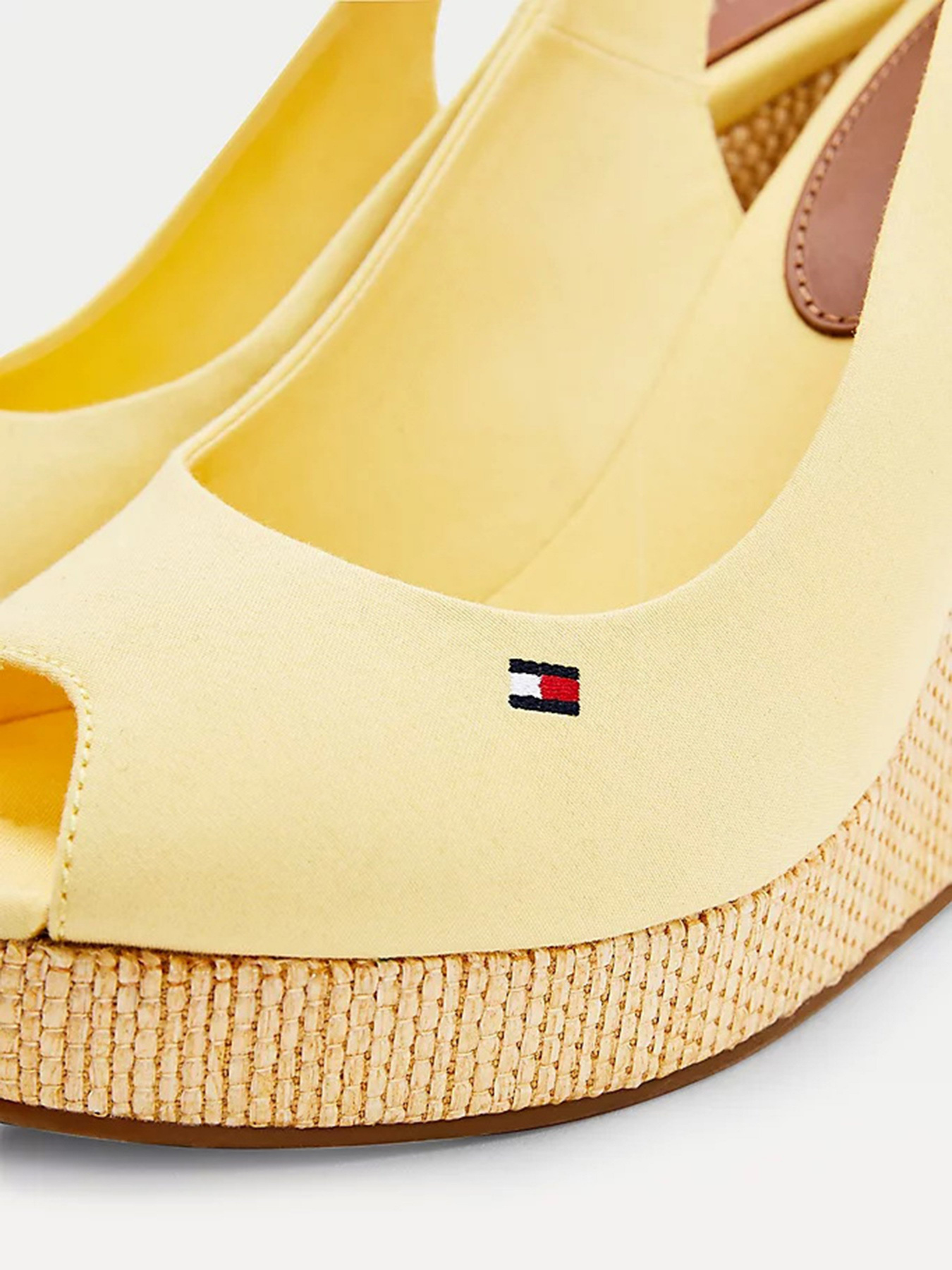 Босоніжки Tommy Hilfiger ICONIC ELENA SLING BACK WEDGE модель FW0FW04789-ZFF Фото