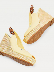 Босоніжки Tommy Hilfiger ICONIC ELENA SLING BACK WEDGE модель FW0FW04789-ZFF Фото
