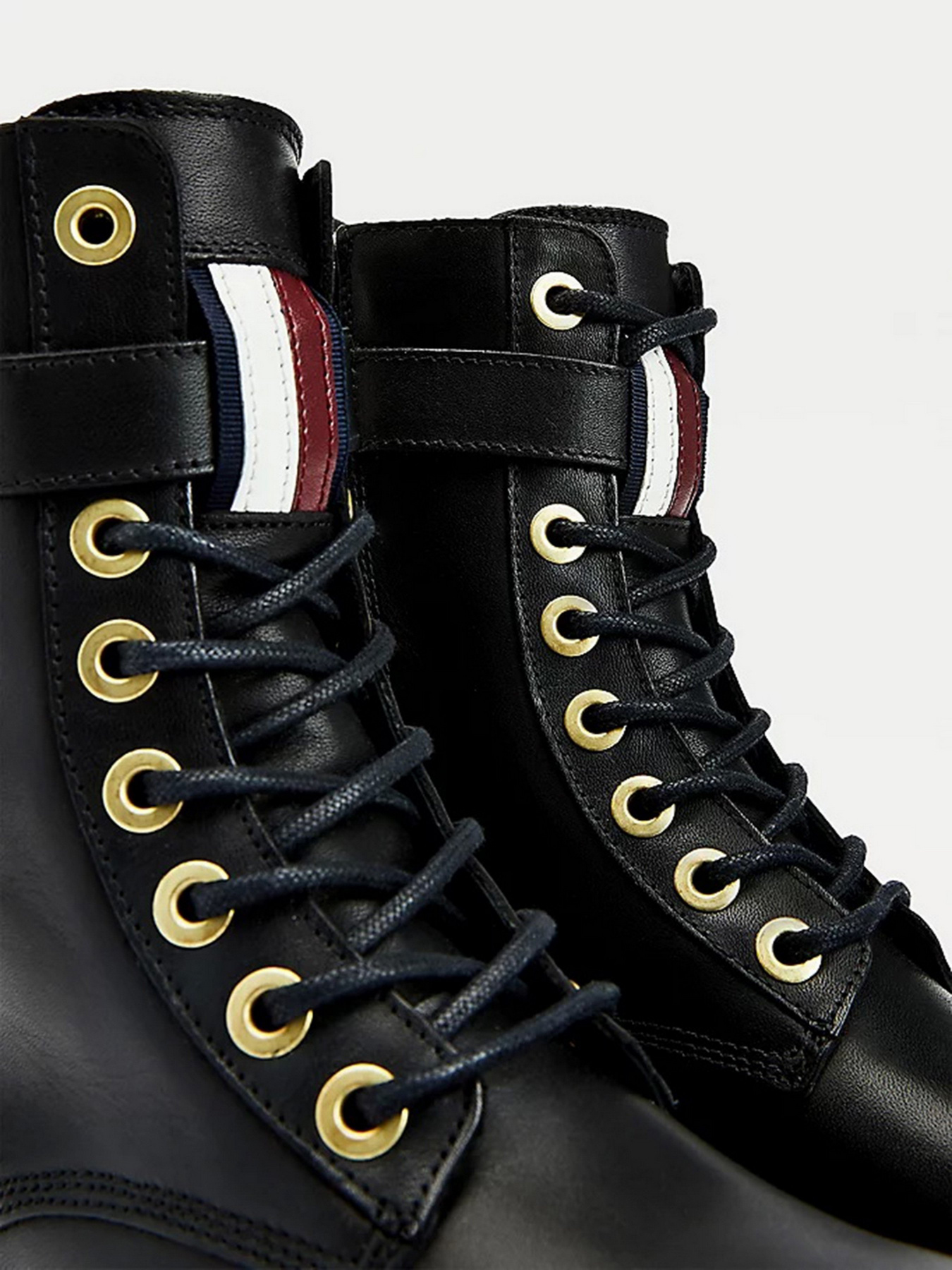 Ботинки и сапоги Tommy Hilfiger модель FW0FW05947-BDS Ботинки и сапоги Tommy Hilfiger модель FW0FW05947-BDS Фото