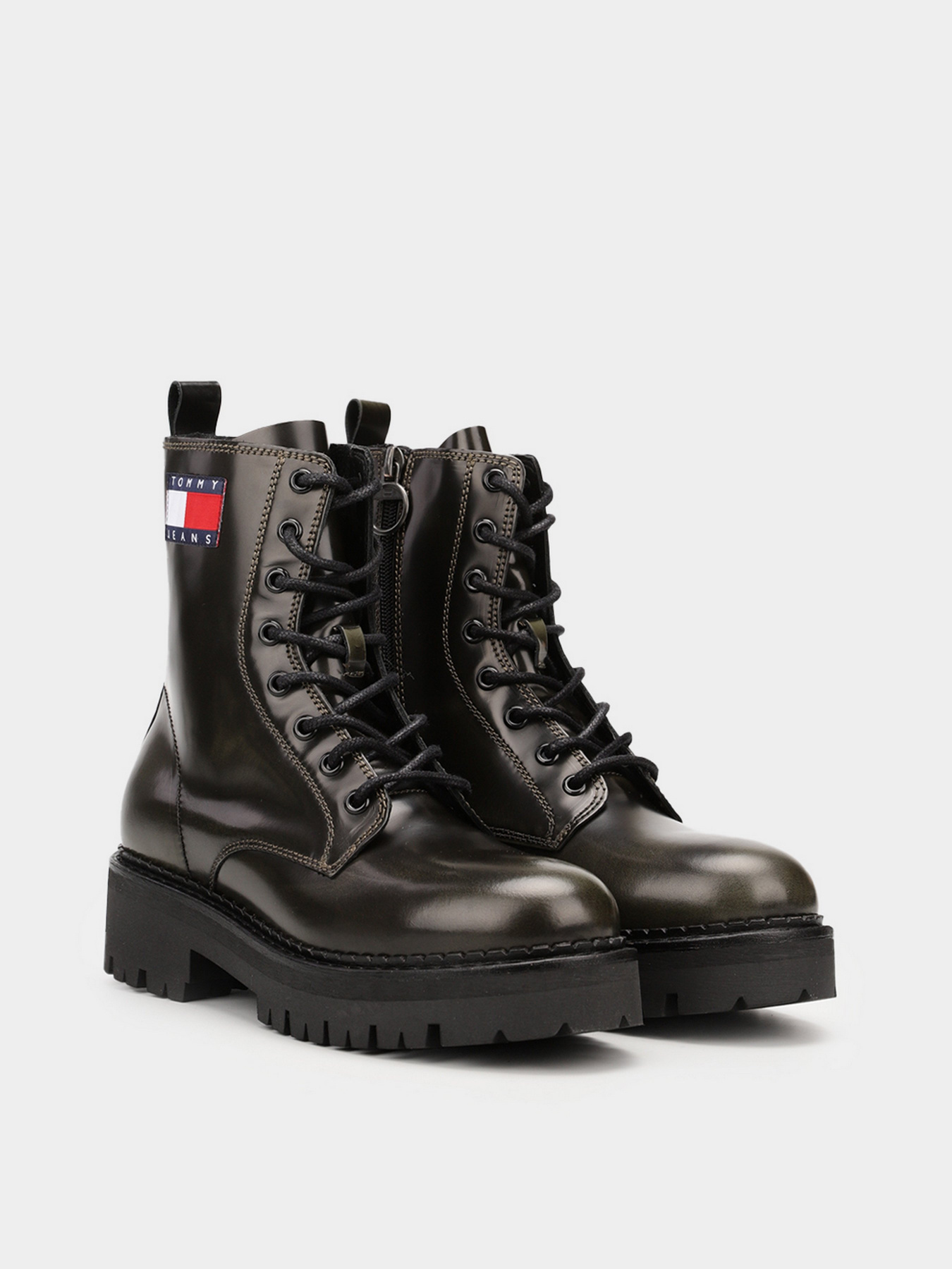 Ботинки и сапоги Tommy Hilfiger Badge Cleat Leather модель EN0EN01546-RBN Ботинки и сапоги Tommy Hilfiger Badge Cleat Leather модель EN0EN01546-RBN Фото
