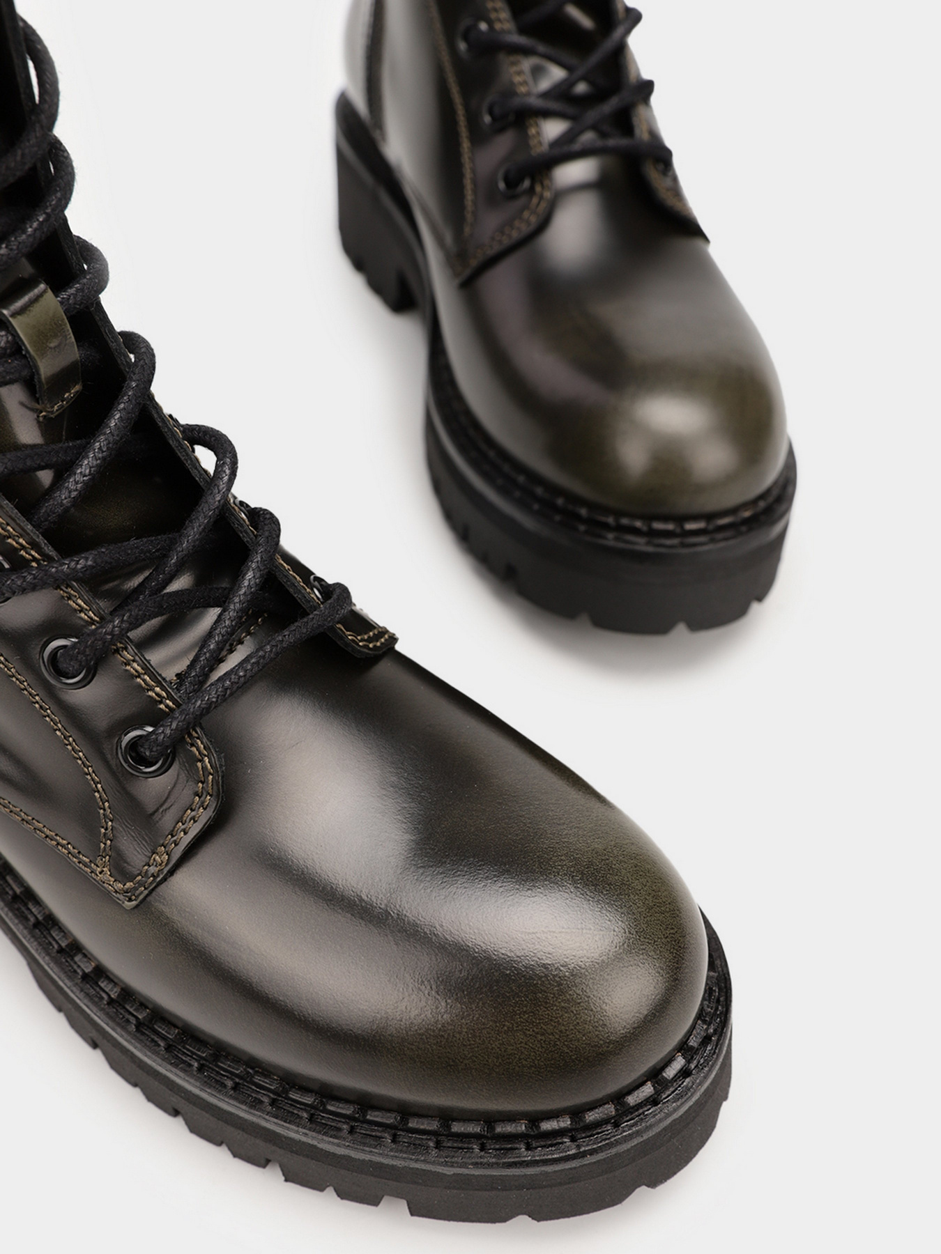 Ботинки и сапоги Tommy Hilfiger Badge Cleat Leather модель EN0EN01546-RBN Ботинки и сапоги Tommy Hilfiger Badge Cleat Leather модель EN0EN01546-RBN Фото
