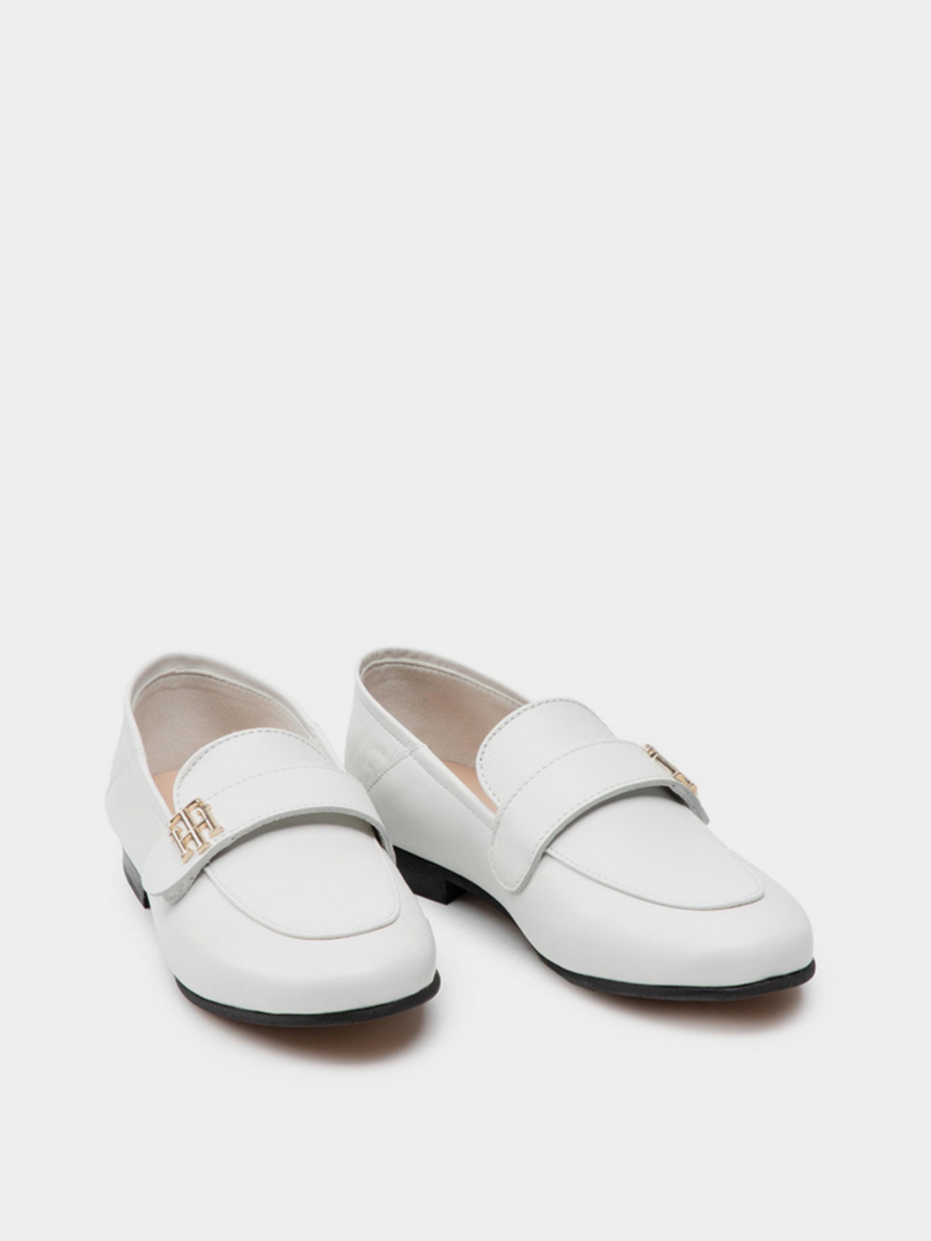 Туфли и лоферы Tommy Hilfiger ESSENTIAL LEATHER LOAFERS модель FW0FW05786-YBL Туфли и лоферы Tommy Hilfiger ESSENTIAL LEATHER LOAFERS модель FW0FW05786-YBL Фото