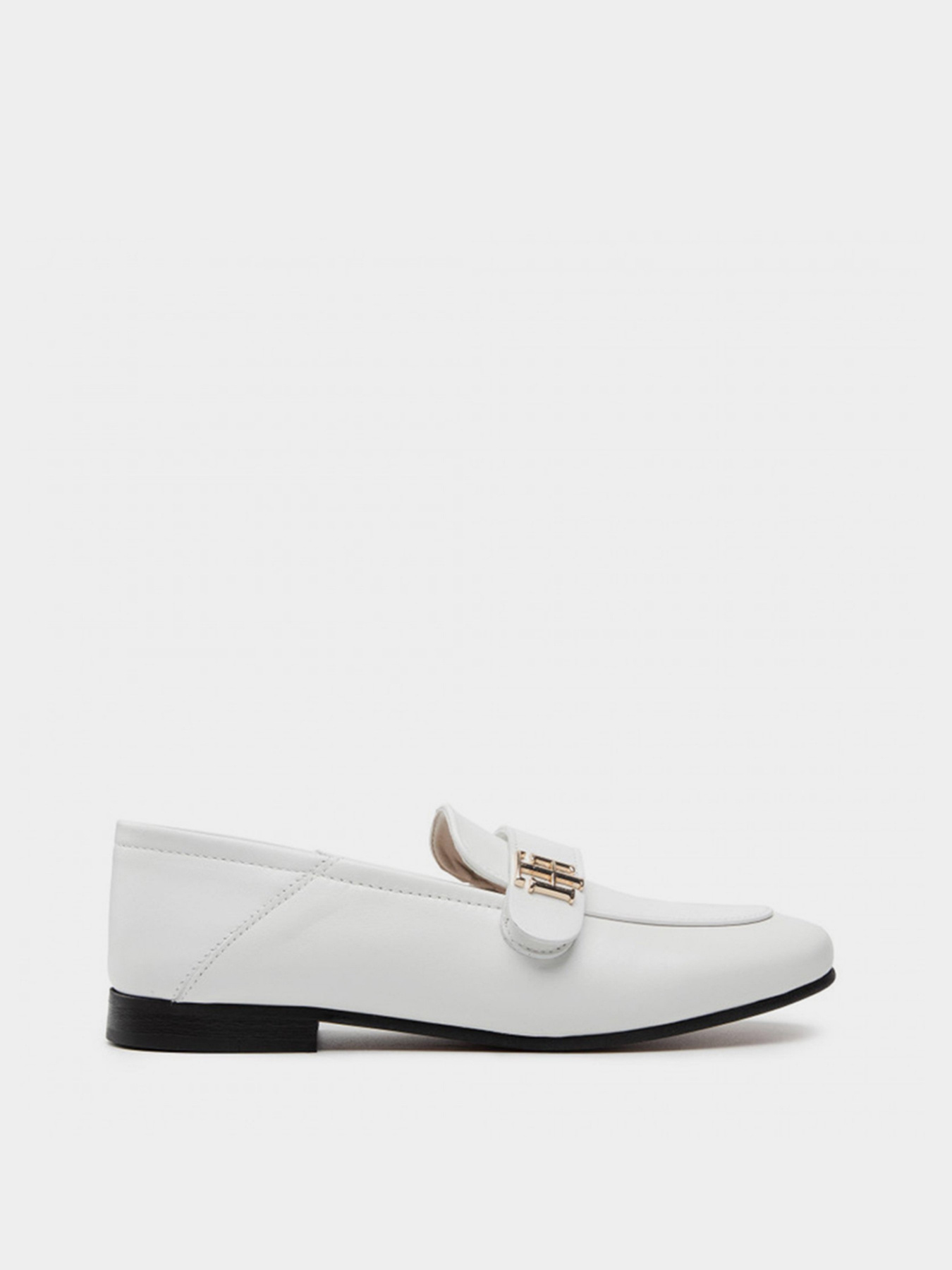 Туфли и лоферы Tommy Hilfiger ESSENTIAL LEATHER LOAFERS модель FW0FW05786-YBL Туфли и лоферы Tommy Hilfiger ESSENTIAL LEATHER LOAFERS модель FW0FW05786-YBL Фото