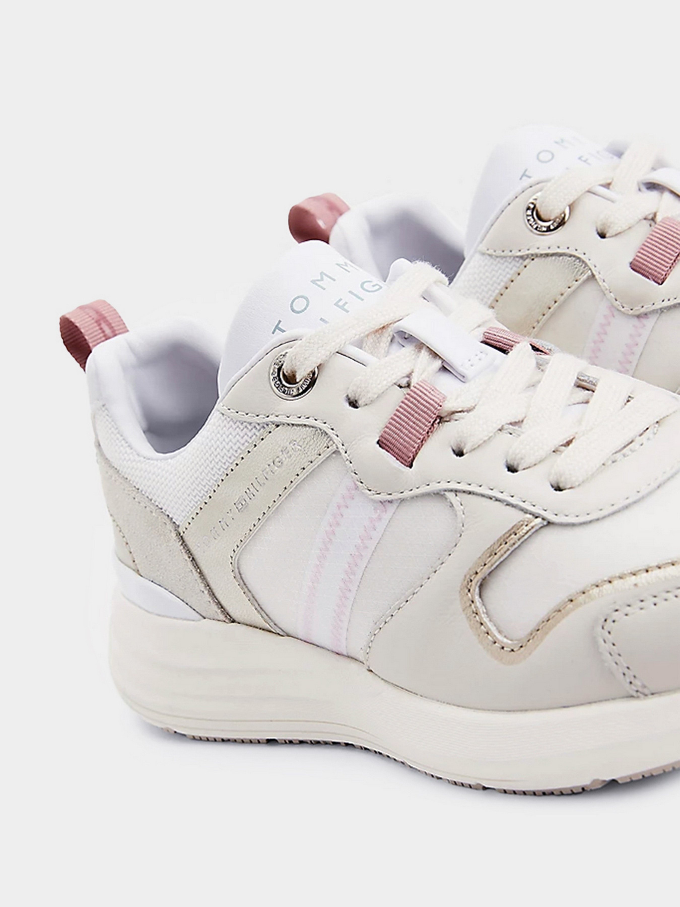 Кроссовки Tommy Hilfiger METALLIC RETRO модель FW0FW06084-AF2 Кроссовки Tommy Hilfiger METALLIC RETRO модель FW0FW06084-AF2 Фото