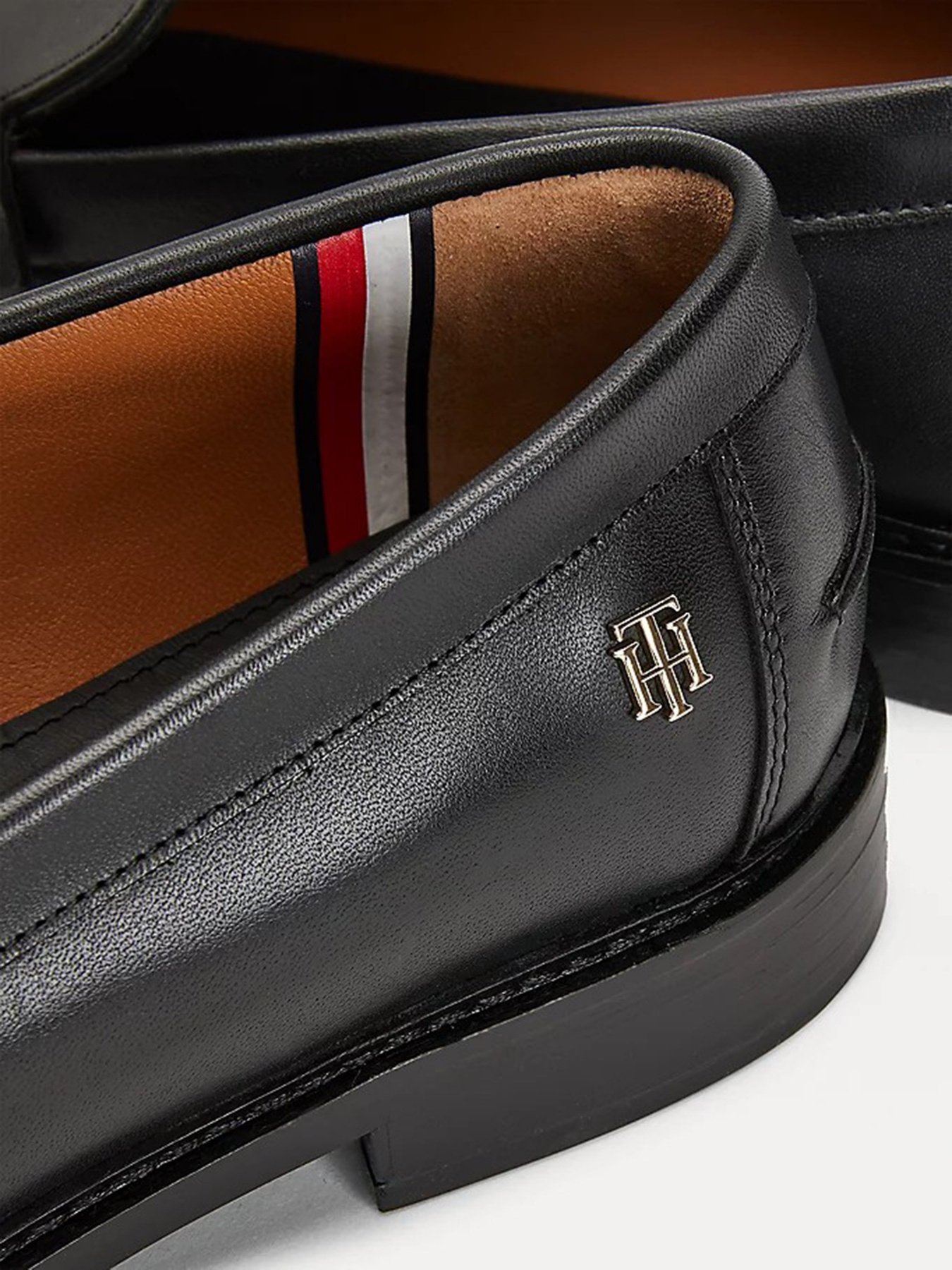 Сліпони та мокасини Tommy Hilfiger модель FW0FW06676-BDS Сліпони та мокасини Tommy Hilfiger модель FW0FW06676-BDS Фото