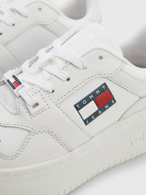 Кросівки Tommy Hilfiger модель EN0EN02086-0K4 Фото