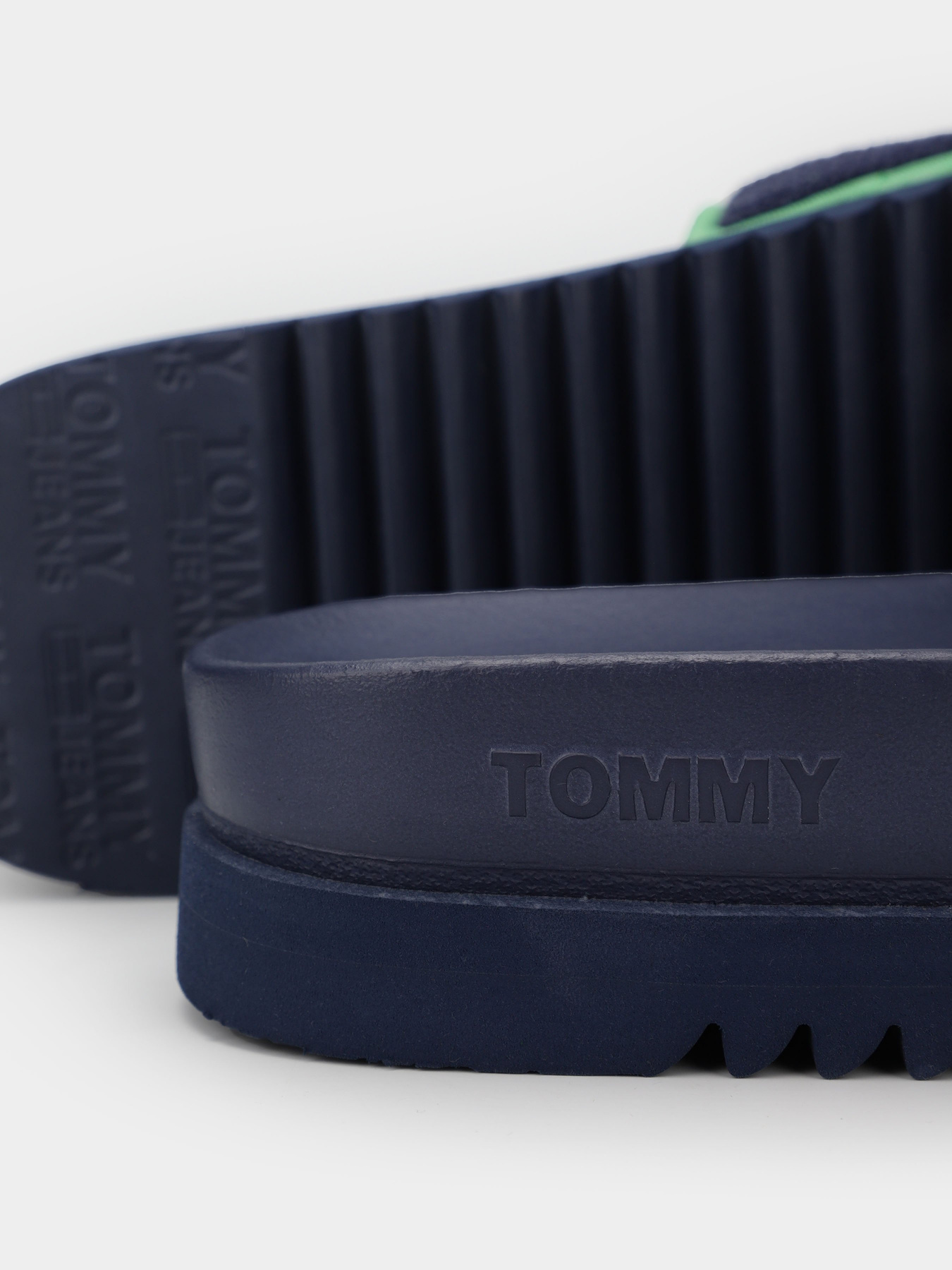 Шльопанці Tommy Hilfiger модель EN0EN02109-C87 Фото