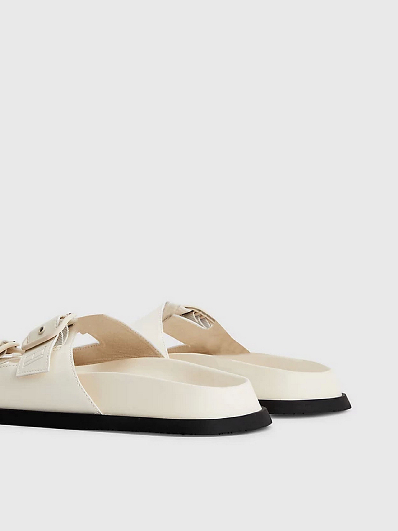 Шльопанці Tommy Hilfiger модель EN0EN02136-AEF Фото