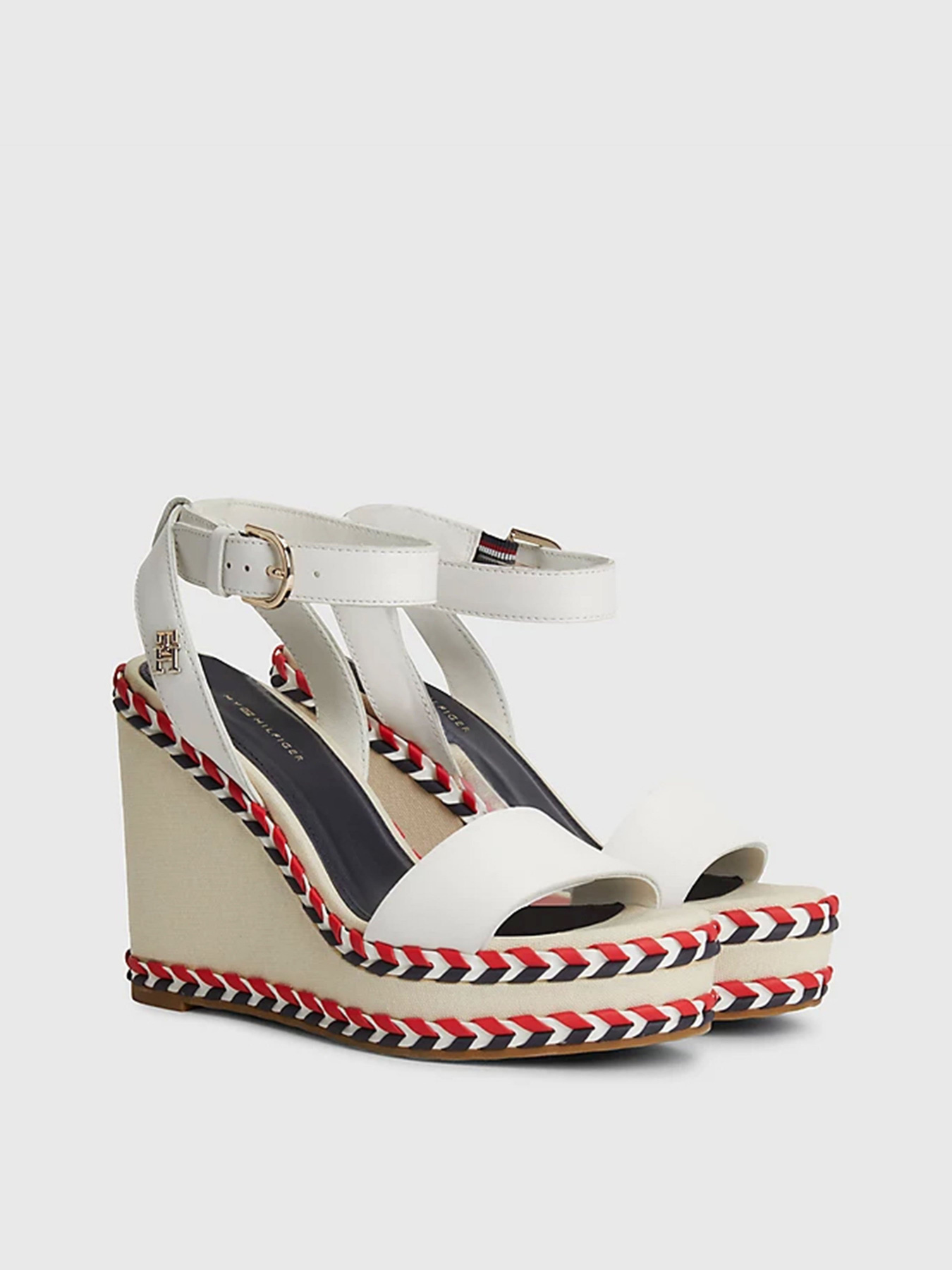 Босоніжки Tommy Hilfiger модель FW0FW07009-YBL Босоніжки Tommy Hilfiger модель FW0FW07009-YBL Фото