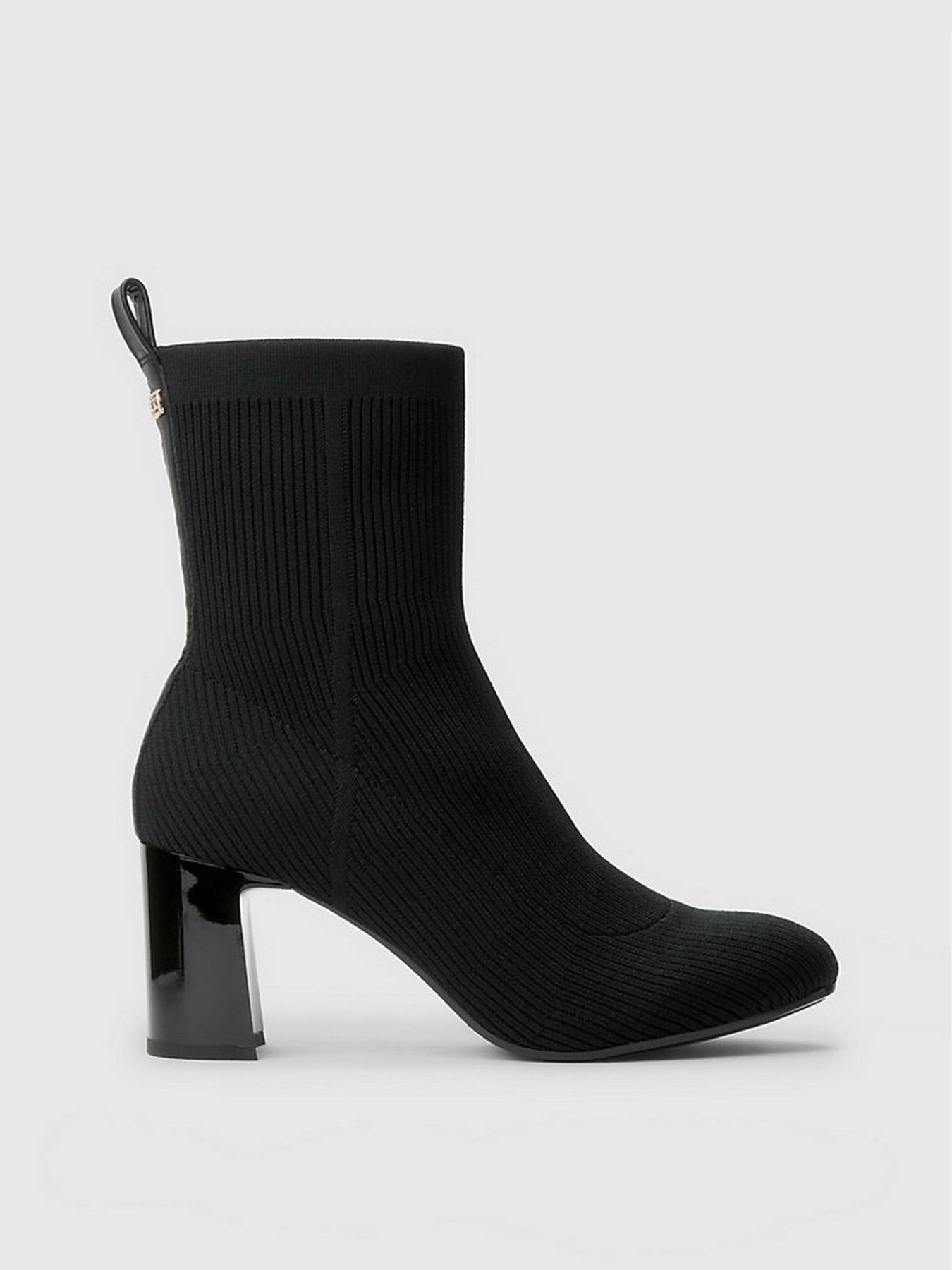 Ботинки и сапоги Tommy Hilfiger ESSENTIAL KNITTED MID HEEL ANKLE модель FW0FW07405-BDS Ботинки и сапоги Tommy Hilfiger ESSENTIAL KNITTED MID HEEL ANKLE модель FW0FW07405-BDS Фото