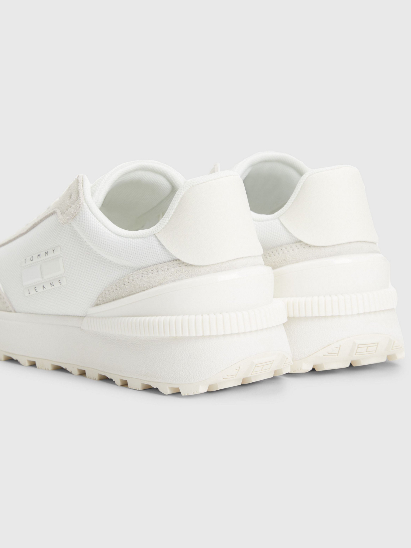Кросівки Tommy Hilfiger RECYCLED TEXTILE CLEAT RUNNER модель EN0EN02358-YBL Фото