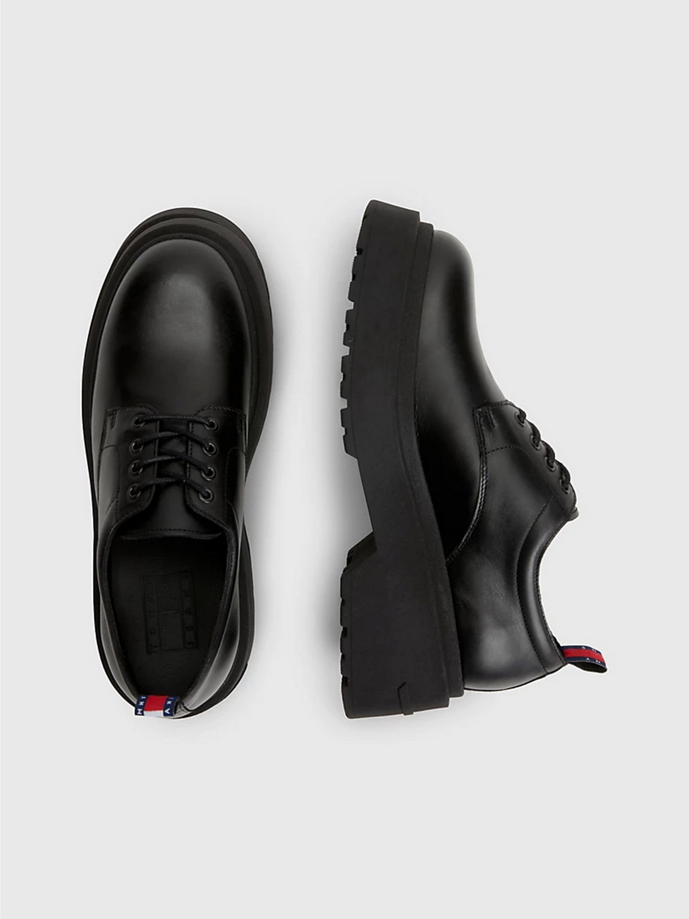 Туфли и лоферы Tommy Hilfiger CHUNKY CLEAT LEATHER DERBY модель EN0EN02219-BDS Туфли и лоферы Tommy Hilfiger CHUNKY CLEAT LEATHER DERBY модель EN0EN02219-BDS Фото
