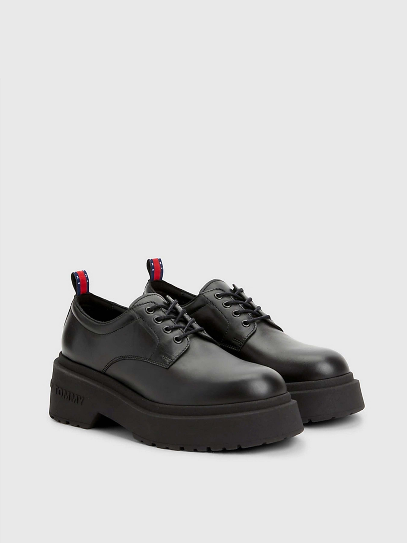 Туфли и лоферы Tommy Hilfiger CHUNKY CLEAT LEATHER DERBY модель EN0EN02219-BDS Туфли и лоферы Tommy Hilfiger CHUNKY CLEAT LEATHER DERBY модель EN0EN02219-BDS Фото