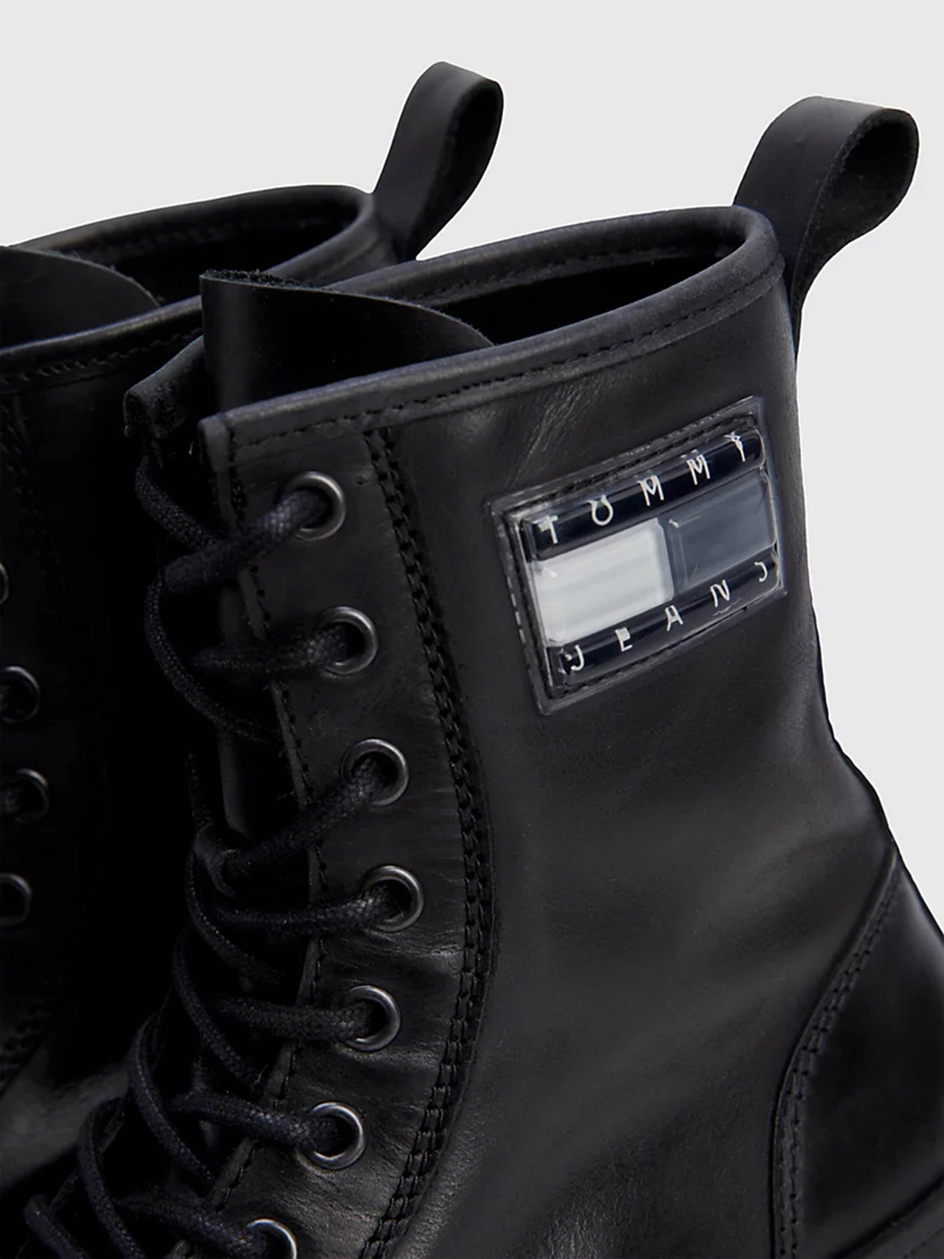 Ботинки и сапоги Tommy Hilfiger CHUNKY CLEAT LEATHER ANKLE модель EN0EN02217-BDS Фото