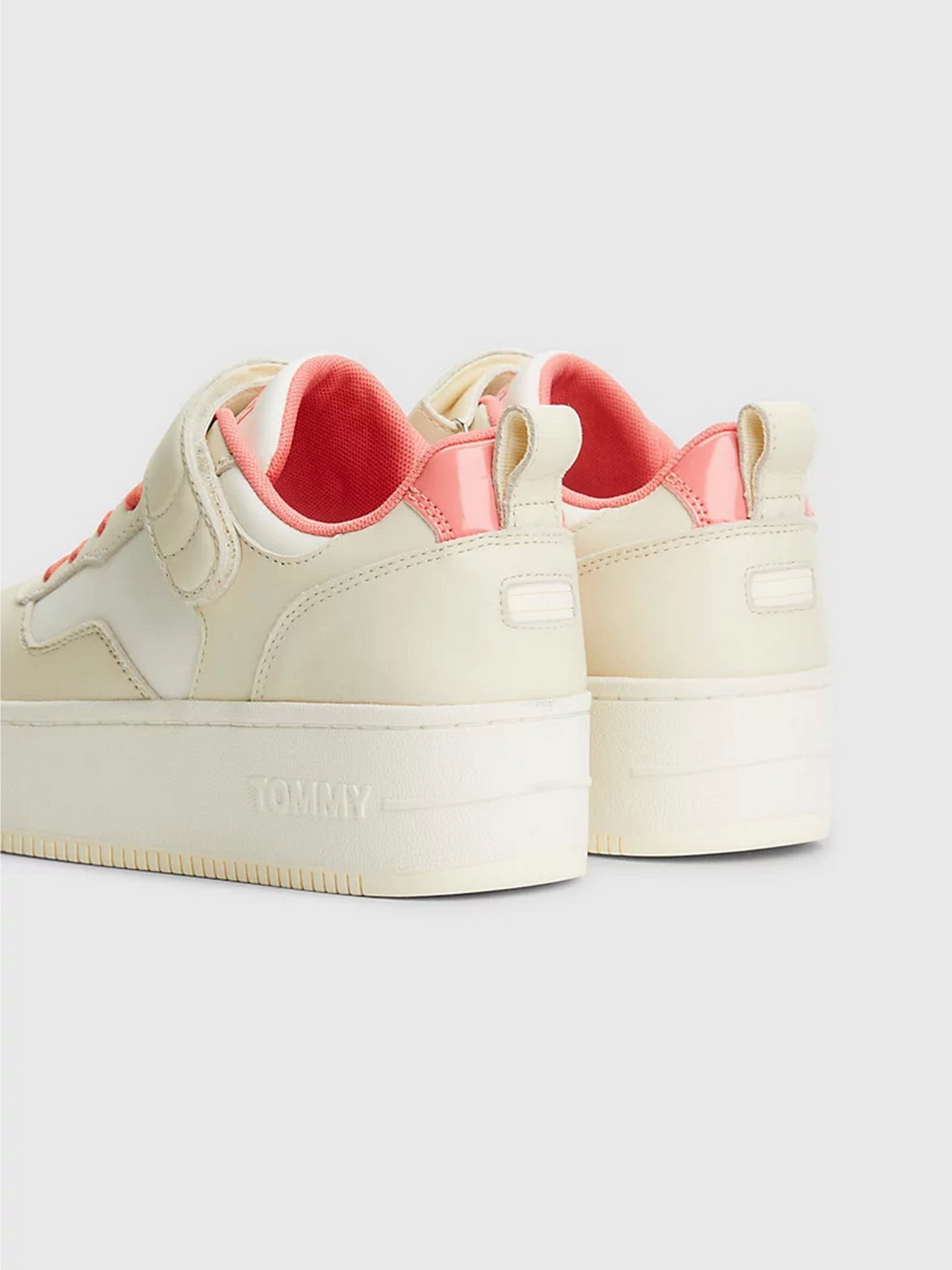 Кросівки Tommy Hilfiger HOOK AND LOOP FLATFORM модель EN0EN02210-ZQE Кросівки Tommy Hilfiger HOOK AND LOOP FLATFORM модель EN0EN02210-ZQE Фото