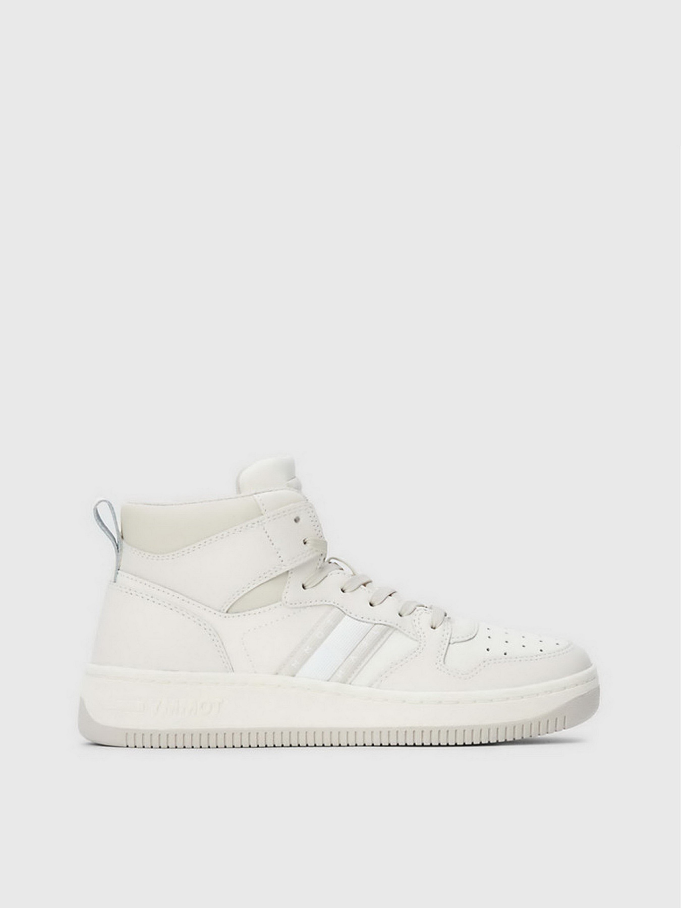 Кросівки Tommy Hilfiger RETRO BASKETBALL TRAINERS модель EN0EN02205-YBI Фото