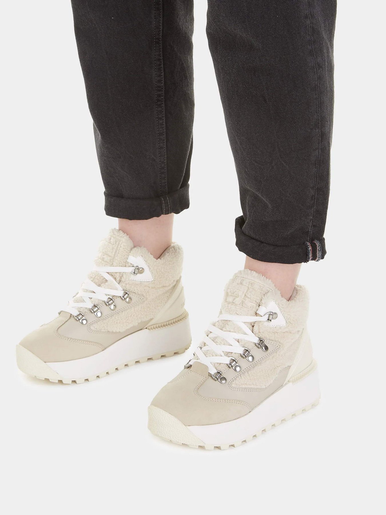 Ботинки и сапоги Tommy Hilfiger Tjw Warm Hybrid Boot модель EN0EN02312-AEV Ботинки и сапоги Tommy Hilfiger Tjw Warm Hybrid Boot модель EN0EN02312-AEV Фото