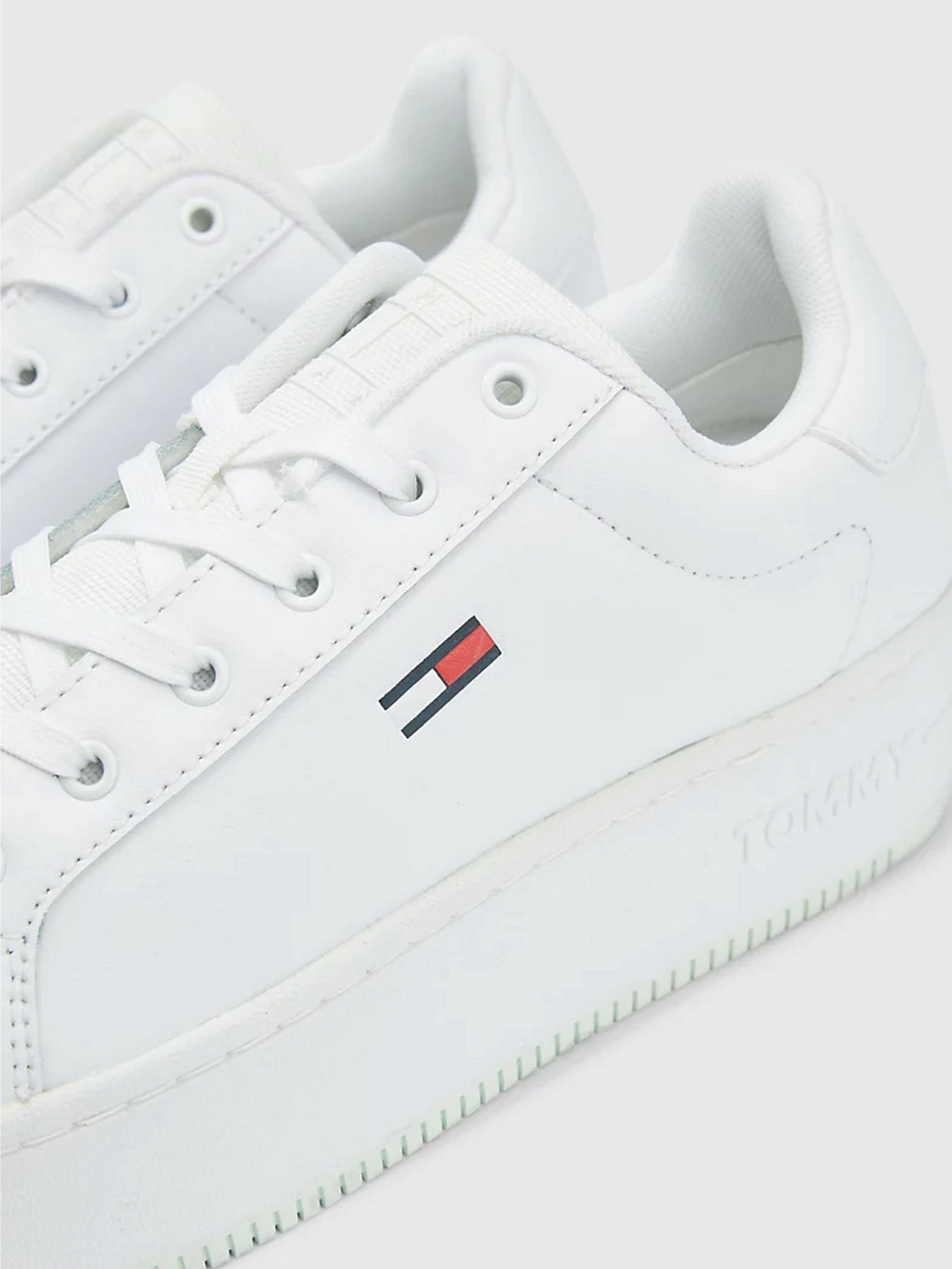 Кросівки Tommy Hilfiger ESSENTIAL FLATFORM модель EN0EN02043-YBR Кросівки Tommy Hilfiger ESSENTIAL FLATFORM модель EN0EN02043-YBR Фото