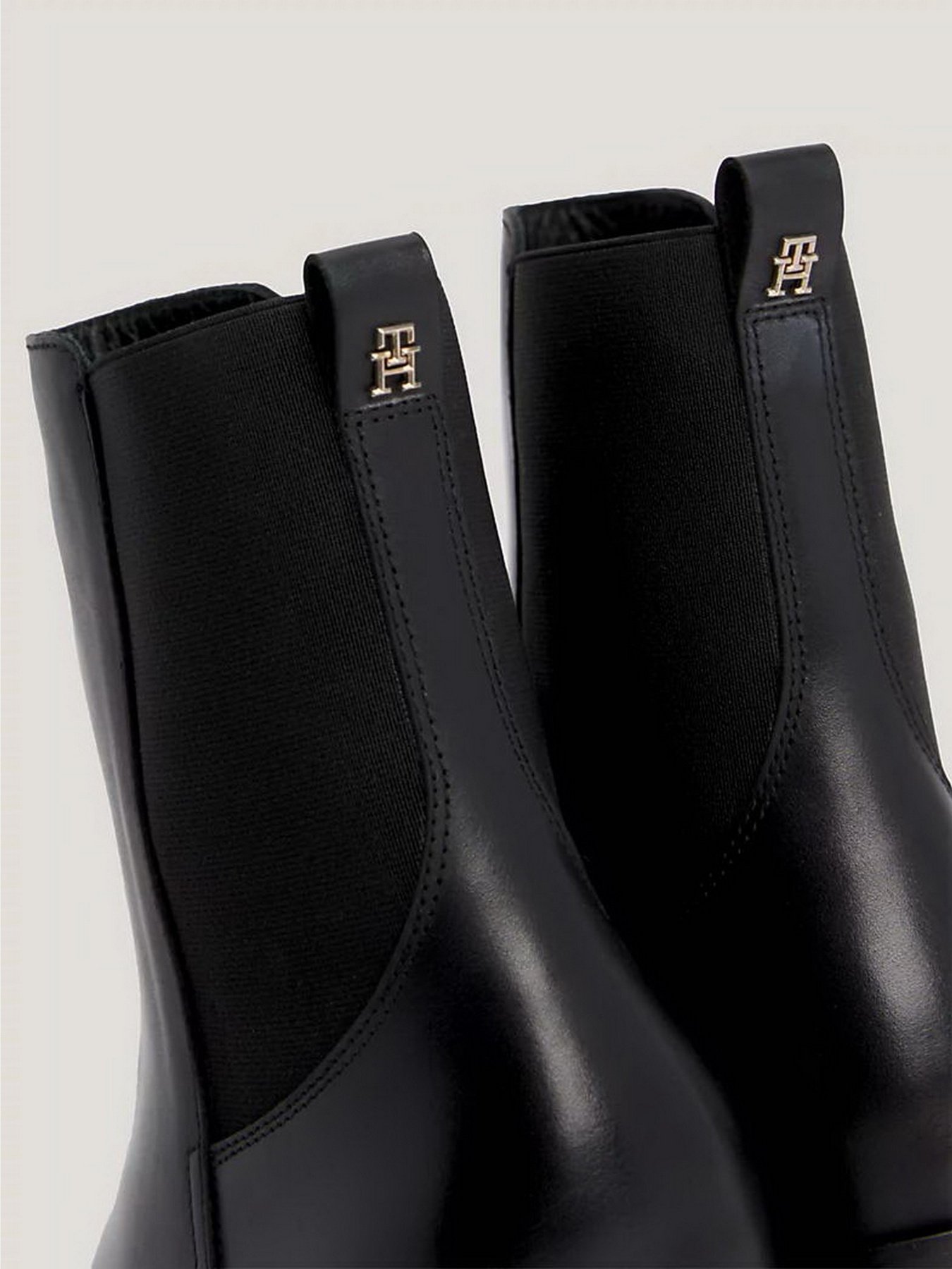 Ботинки и сапоги Tommy Hilfiger Essential Chelsea Boot модель FW0FW07516-BDS Фото