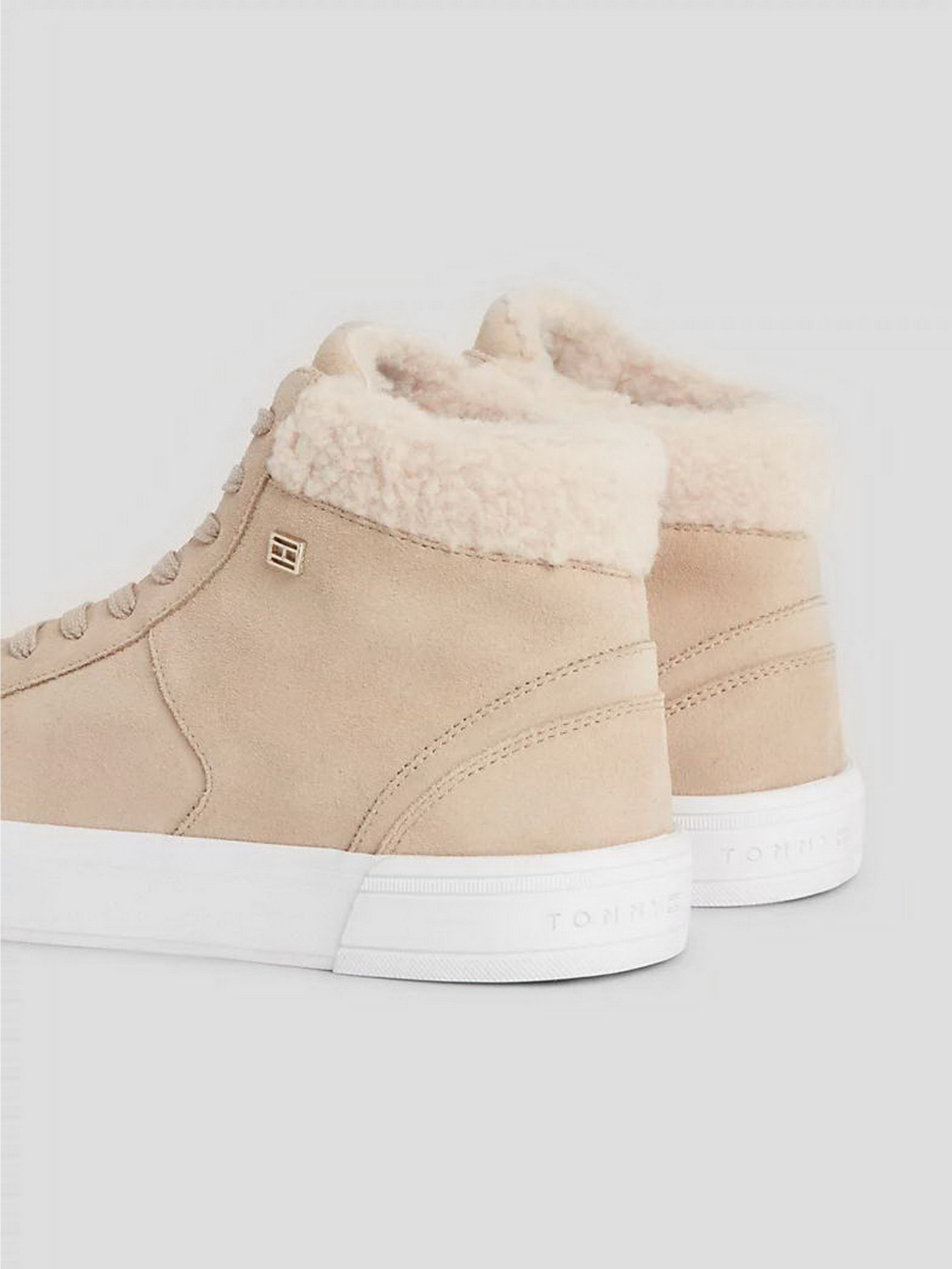 Ботинки и сапоги Tommy Hilfiger Suede High-Top Trainers модель FW0FW07549-ABO Ботинки и сапоги Tommy Hilfiger Suede High-Top Trainers модель FW0FW07549-ABO Фото