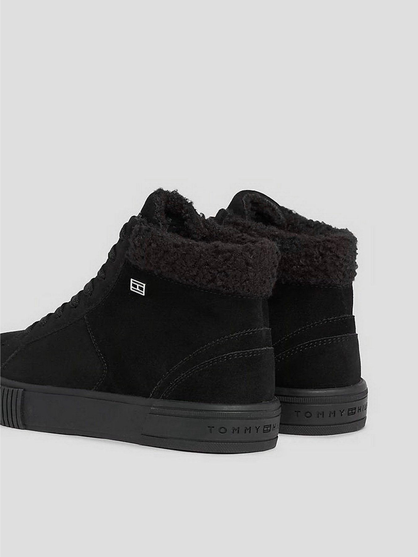 Ботинки и сапоги Tommy Hilfiger Suede High-Top Trainers модель FW0FW07549-BDS Ботинки и сапоги Tommy Hilfiger Suede High-Top Trainers модель FW0FW07549-BDS Фото