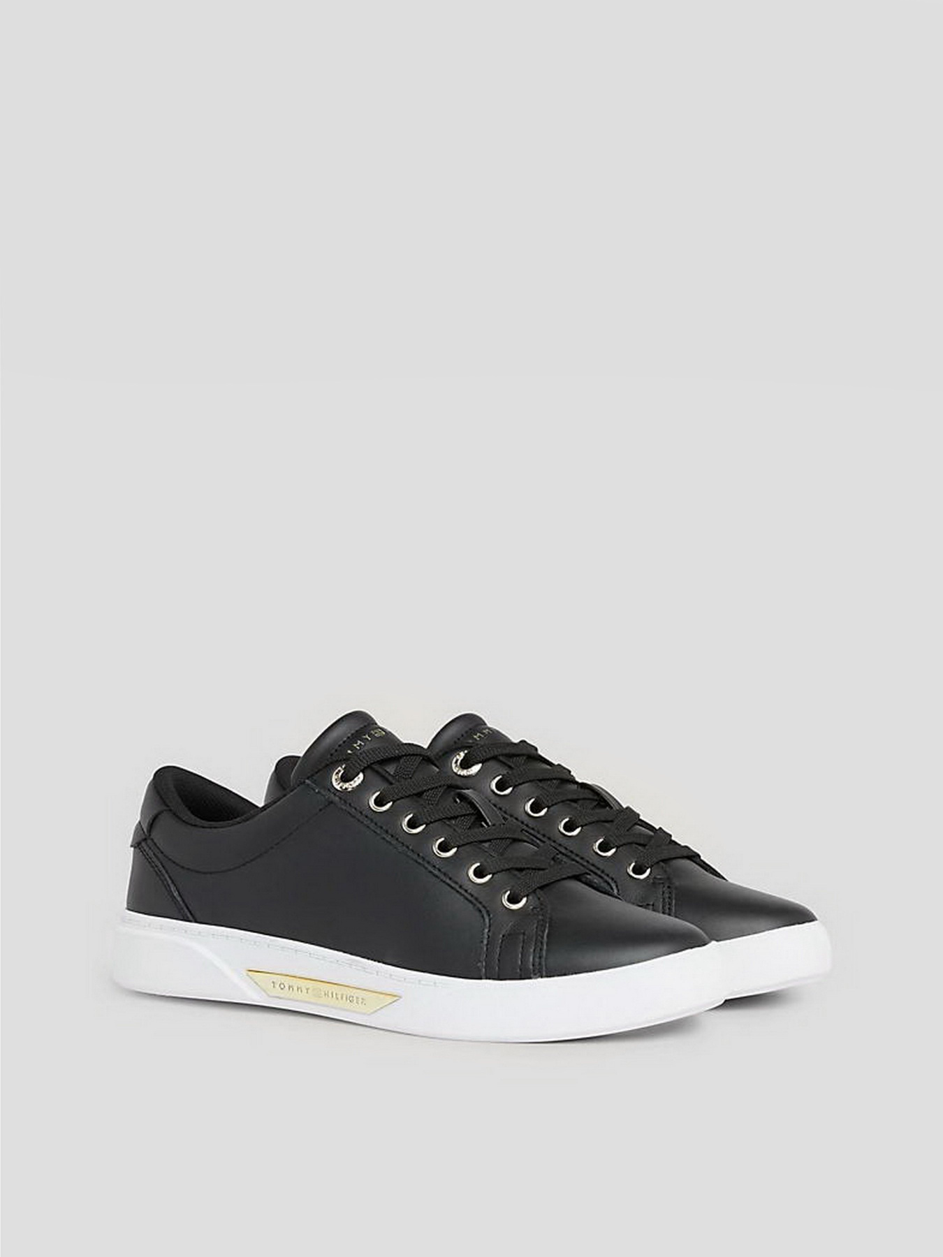 Кеды Tommy Hilfiger Genuine Leather Logo Detailed Sneaker модель FW0FW07560-0GJ Кеды Tommy Hilfiger Genuine Leather Logo Detailed Sneaker модель FW0FW07560-0GJ Фото
