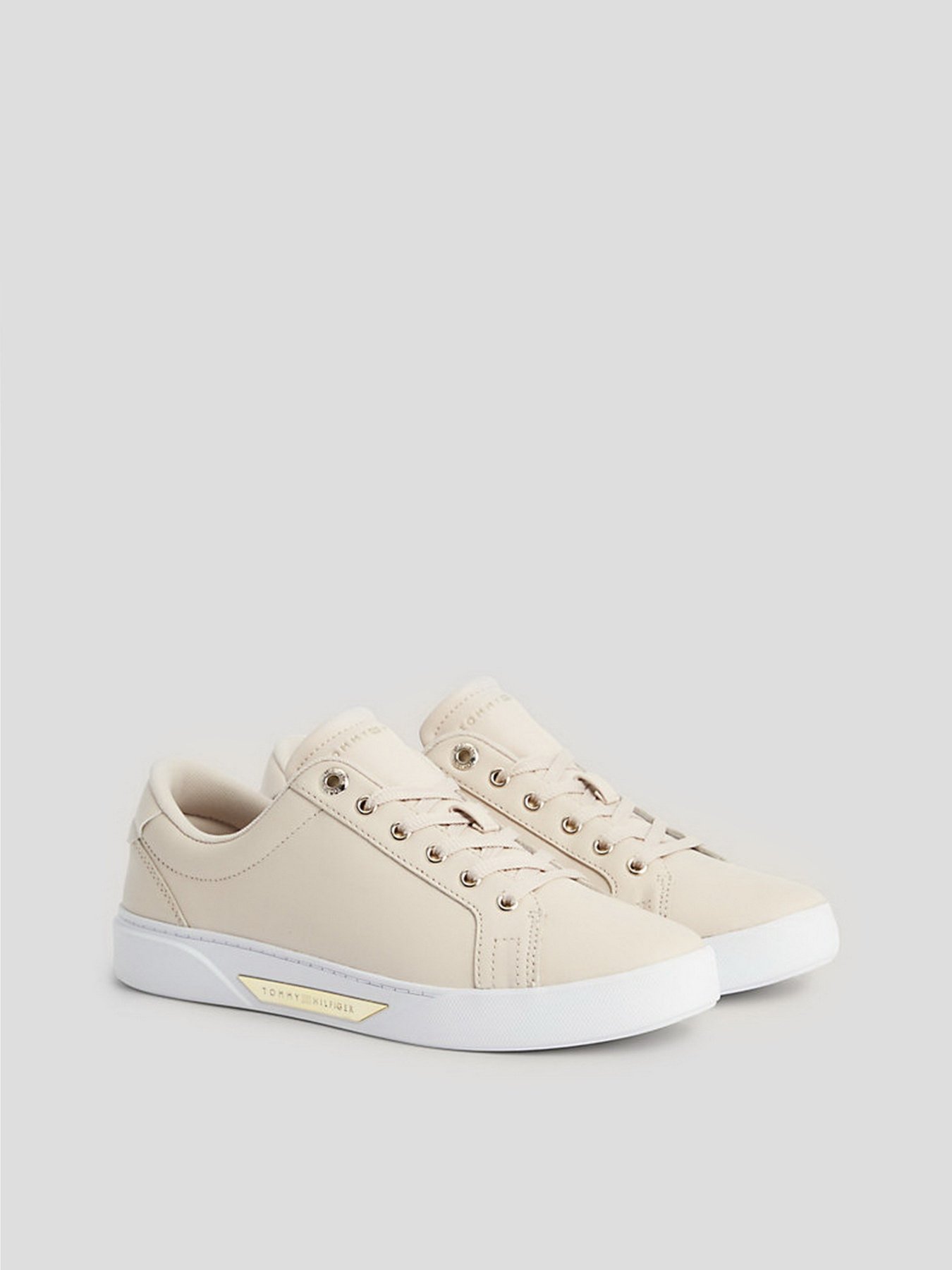 Кеды Tommy Hilfiger Genuine Leather Logo Detailed Sneaker модель FW0FW07560-ABH Фото