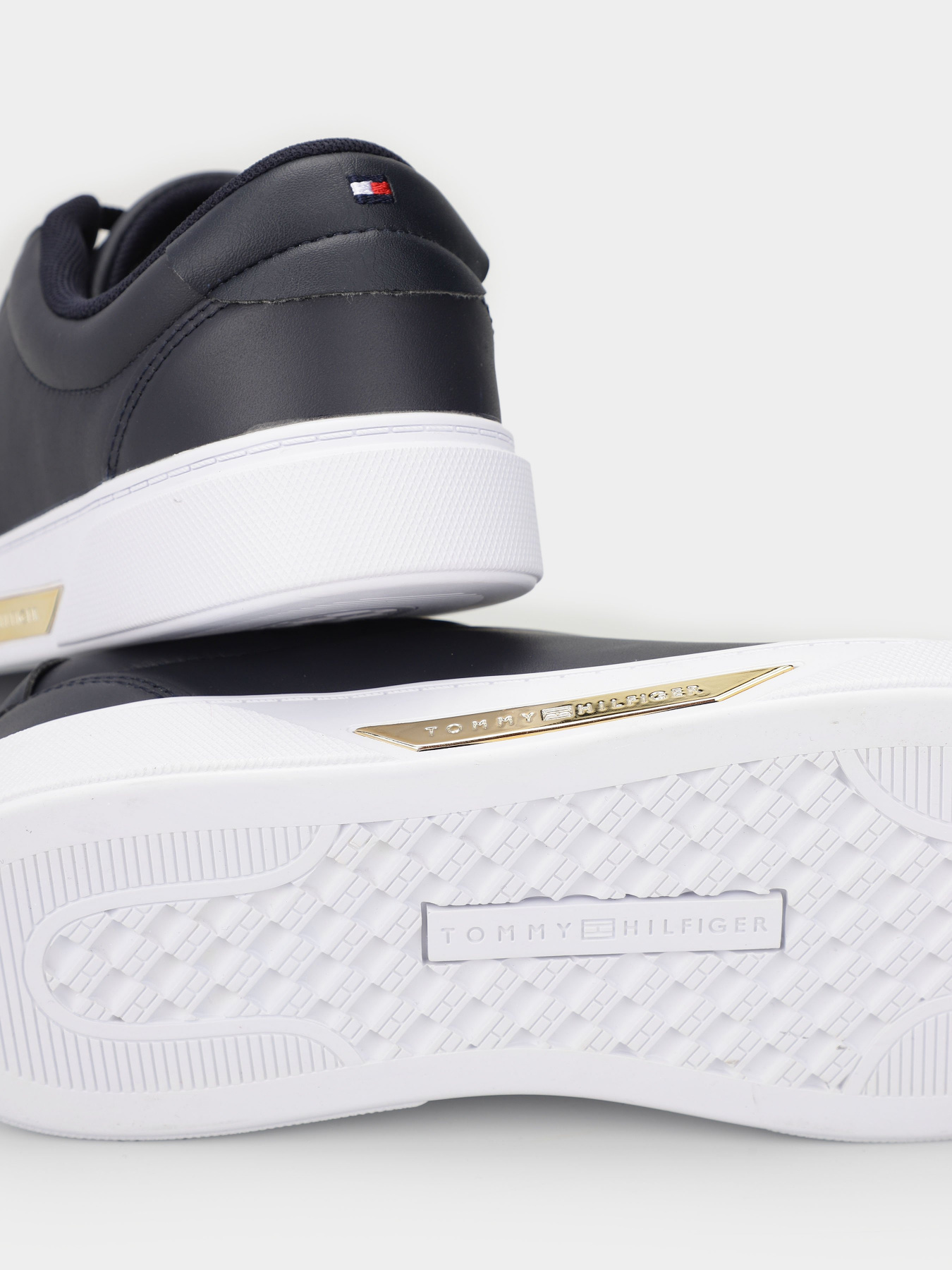 Кеды Tommy Hilfiger Genuine Leather Logo Detailed Sneaker модель FW0FW07560-DW6 Кеды Tommy Hilfiger Genuine Leather Logo Detailed Sneaker модель FW0FW07560-DW6 Фото
