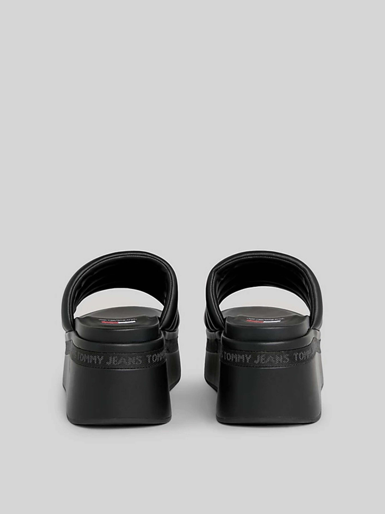 Шльопанці Tommy Hilfiger модель EN0EN02455-BDS Фото