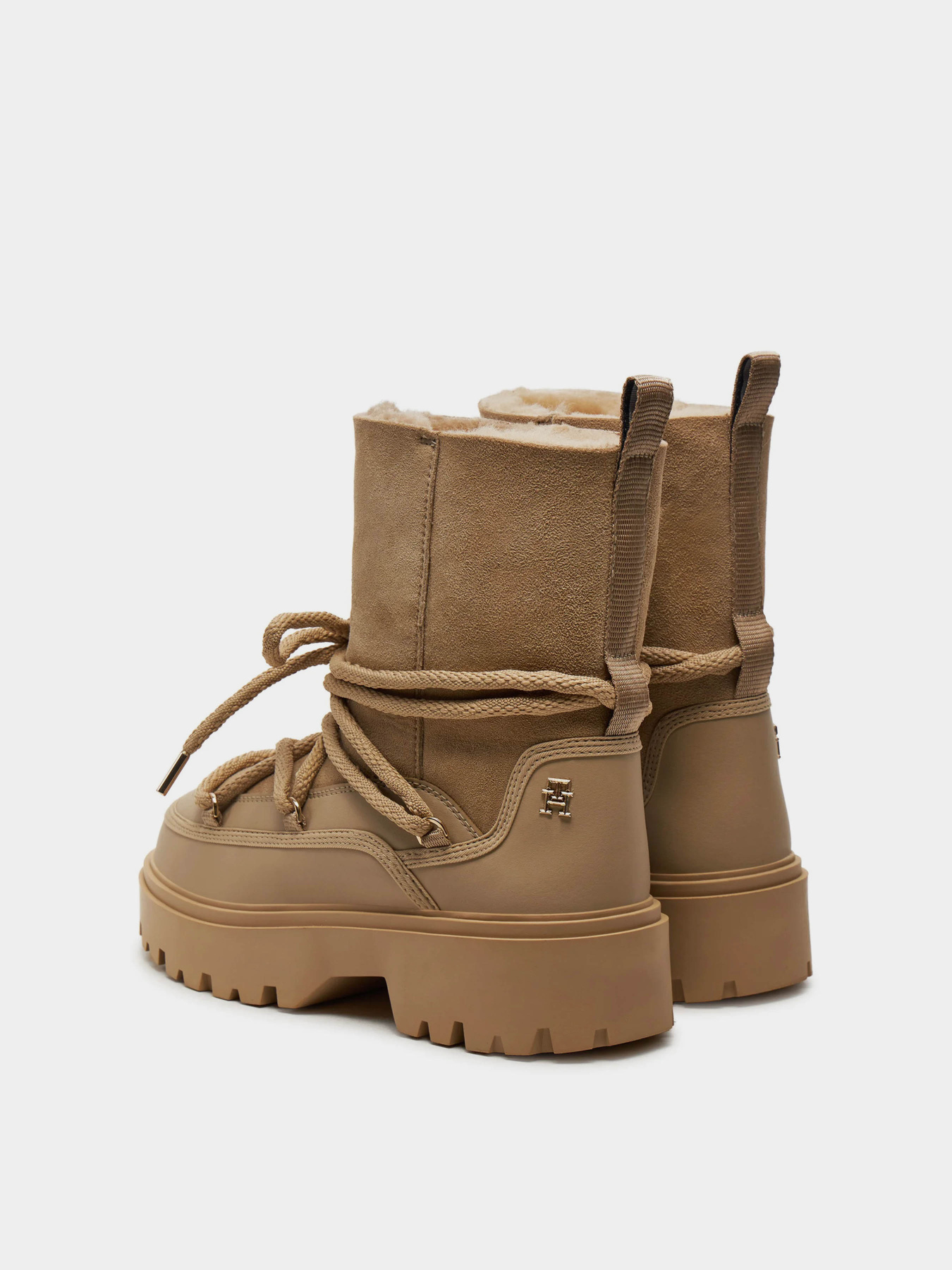 Ботинки и сапоги Tommy Hilfiger модель FW0FW08085-AEG Ботинки и сапоги Tommy Hilfiger модель FW0FW08085-AEG Фото