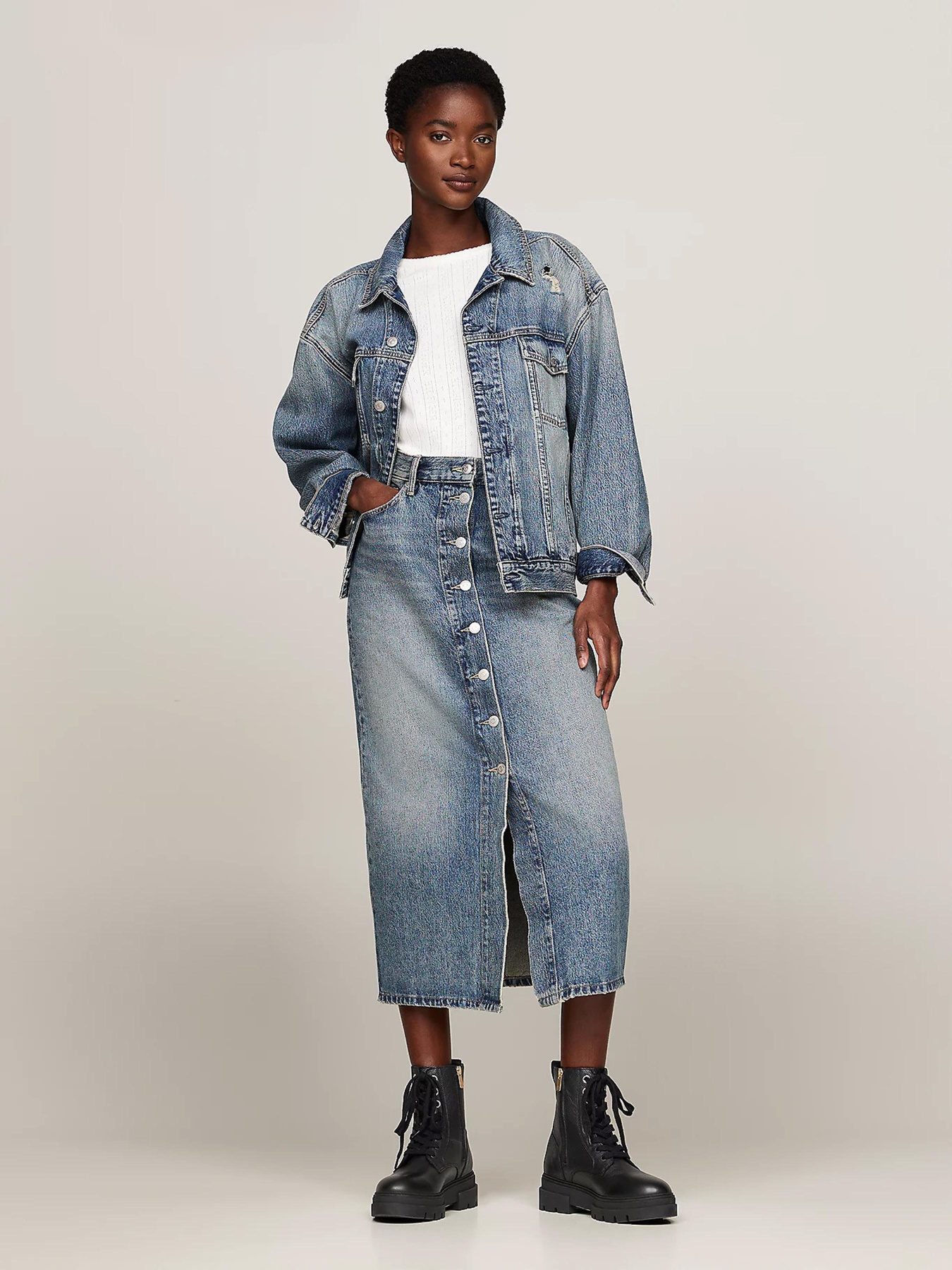 Ботинки и сапоги Tommy Hilfiger модель FW0FW08160-BDS Ботинки и сапоги Tommy Hilfiger модель FW0FW08160-BDS Фото