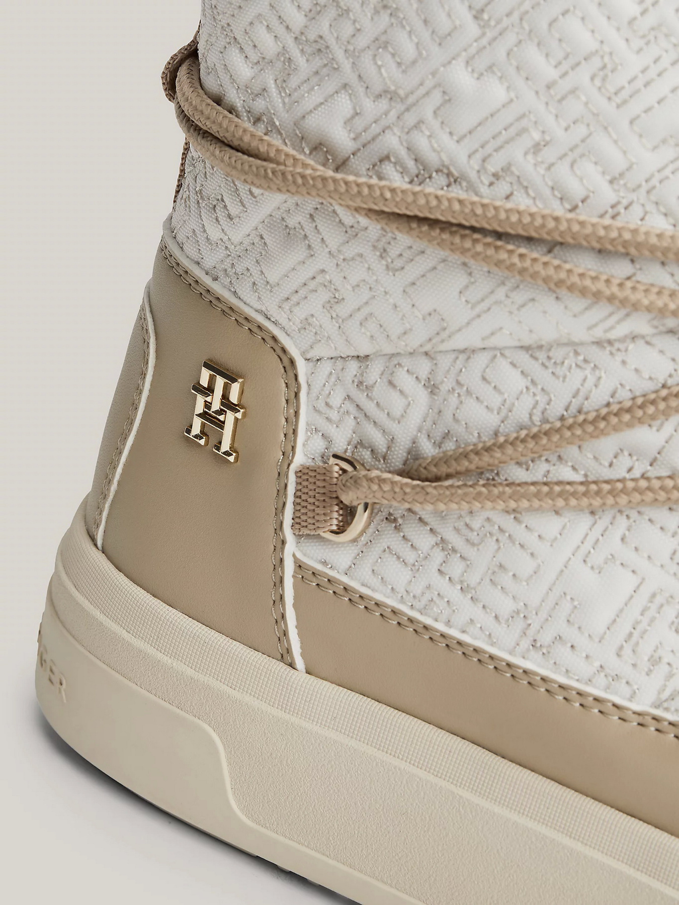 Ботинки и сапоги Tommy Hilfiger модель FW0FW08430-AEG Ботинки и сапоги Tommy Hilfiger модель FW0FW08430-AEG Фото