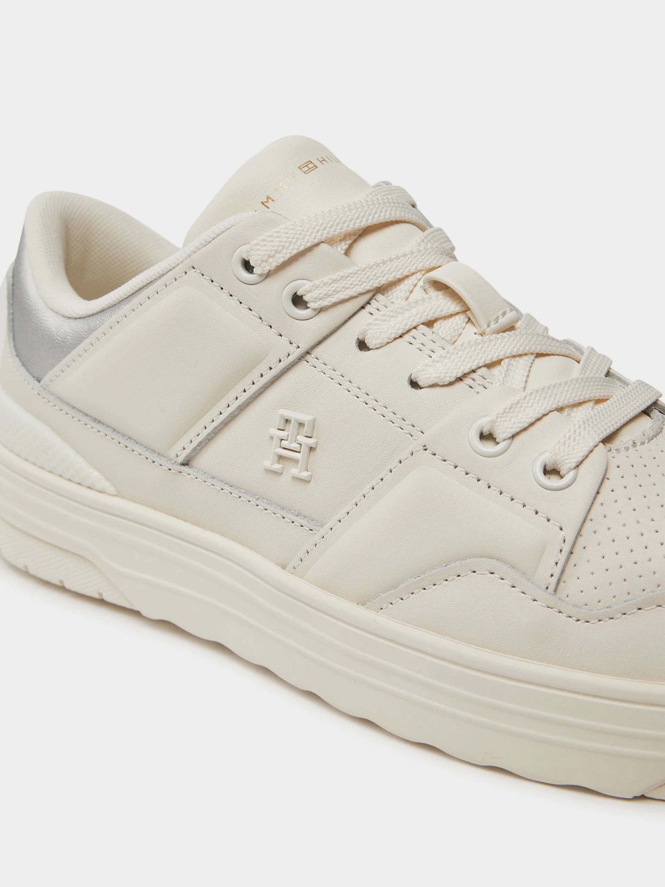 Кеди Tommy Hilfiger модель FW0FW08326-Z00 Кеди Tommy Hilfiger модель FW0FW08326-Z00 Фото