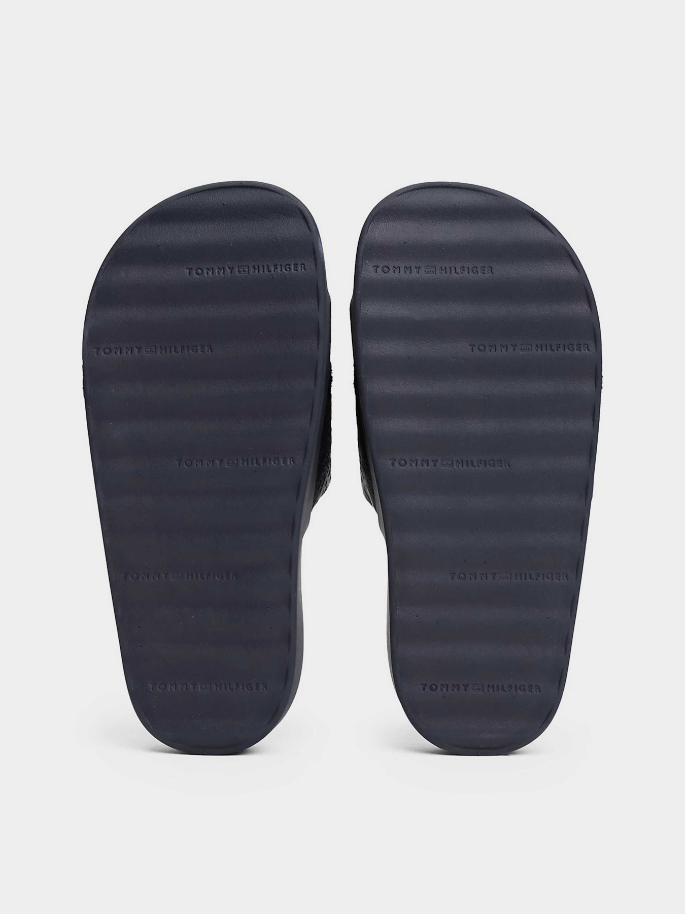 Шльопанці Tommy Hilfiger модель FW0FW08526-DW6 Шльопанці Tommy Hilfiger модель FW0FW08526-DW6 Фото