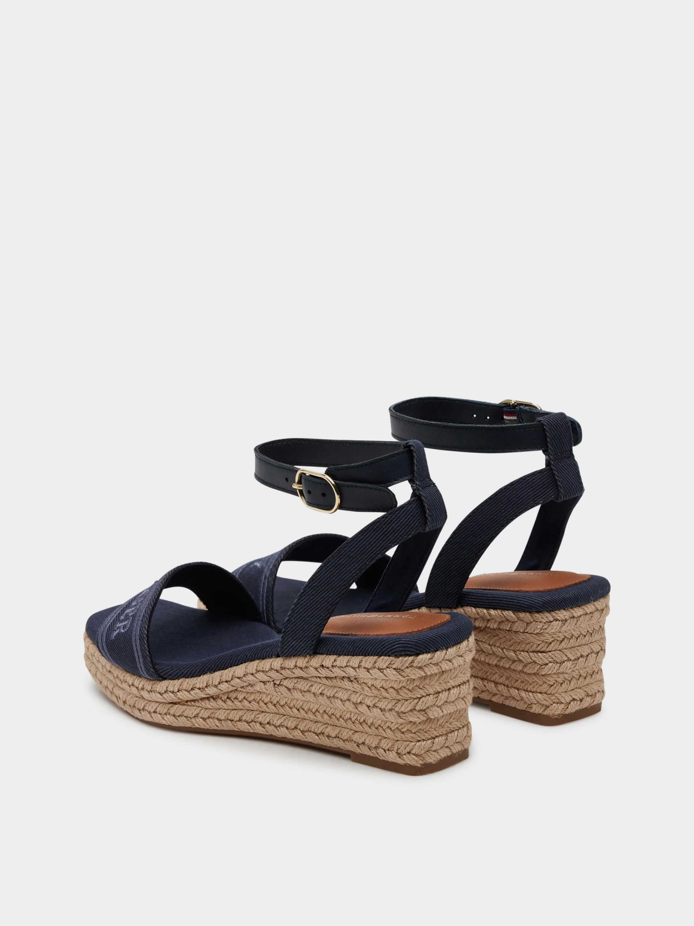 Босоніжки Tommy Hilfiger модель FW0FW08805-DW6 Босоніжки Tommy Hilfiger модель FW0FW08805-DW6 Фото