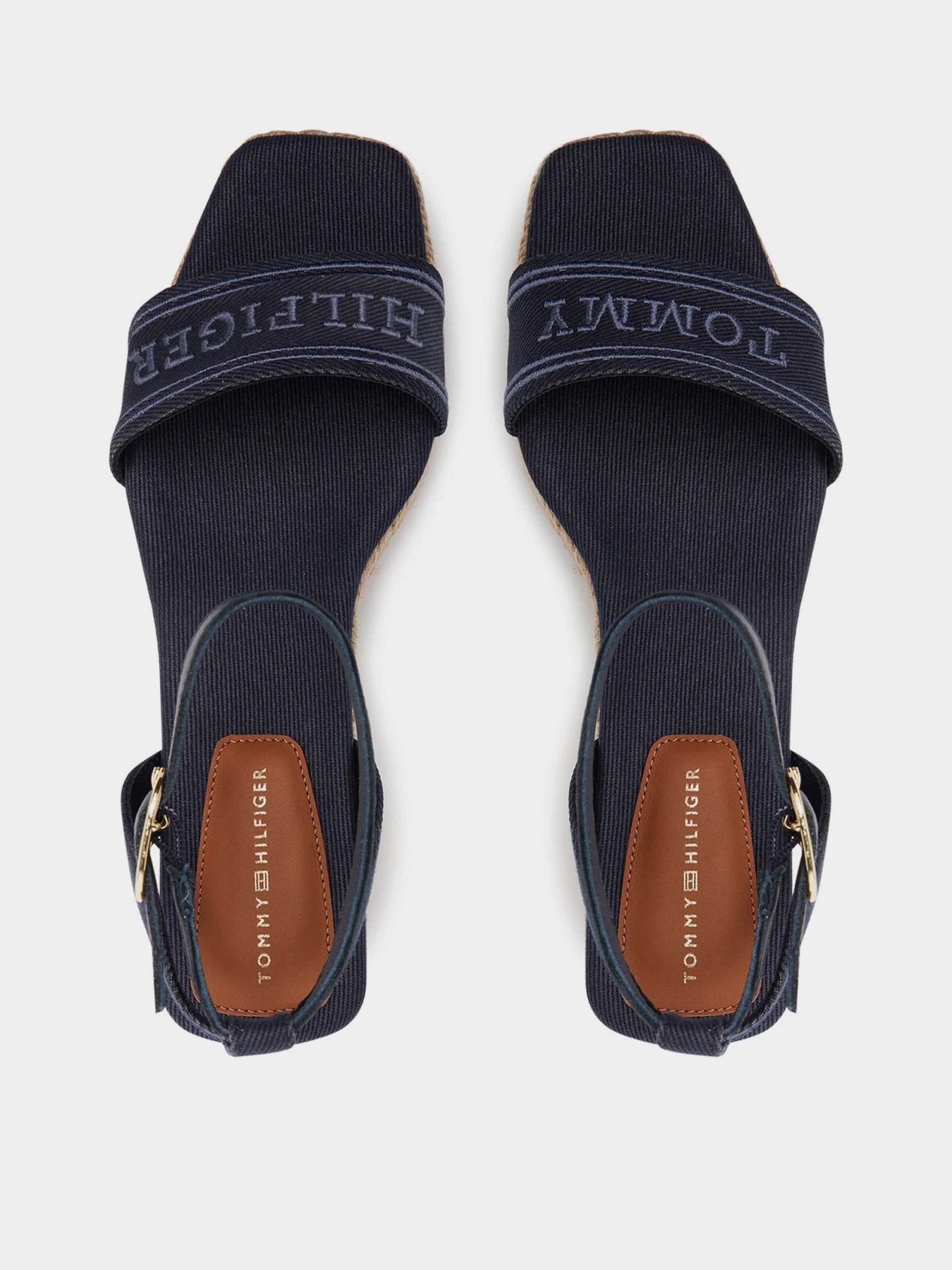 Босоніжки Tommy Hilfiger модель FW0FW08805-DW6 Босоніжки Tommy Hilfiger модель FW0FW08805-DW6 Фото