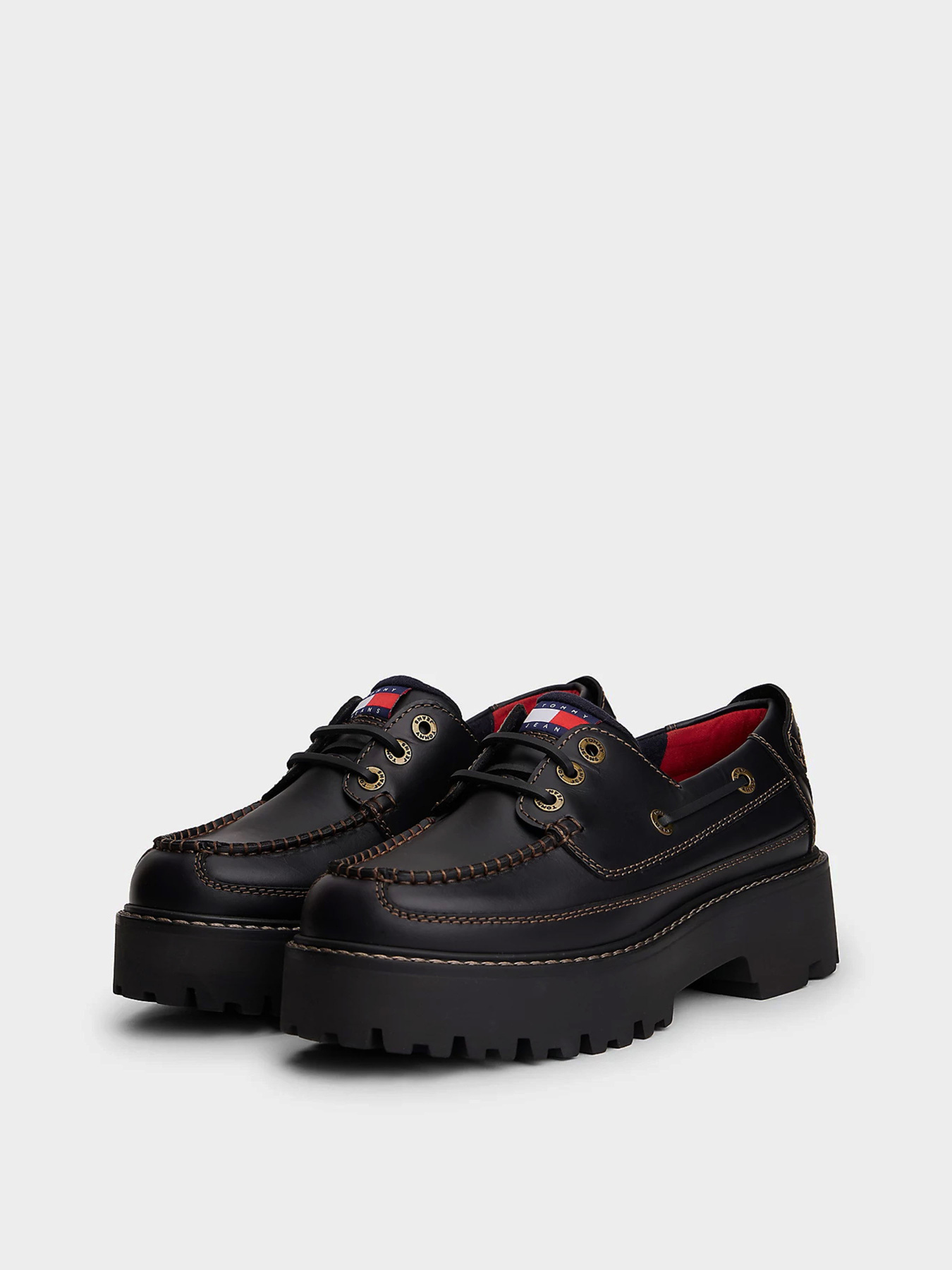 Туфли и лоферы Tommy Hilfiger ARCHIVE '01 BOAT SHOE LEATHER модель EN0EN03003-BDS Фото