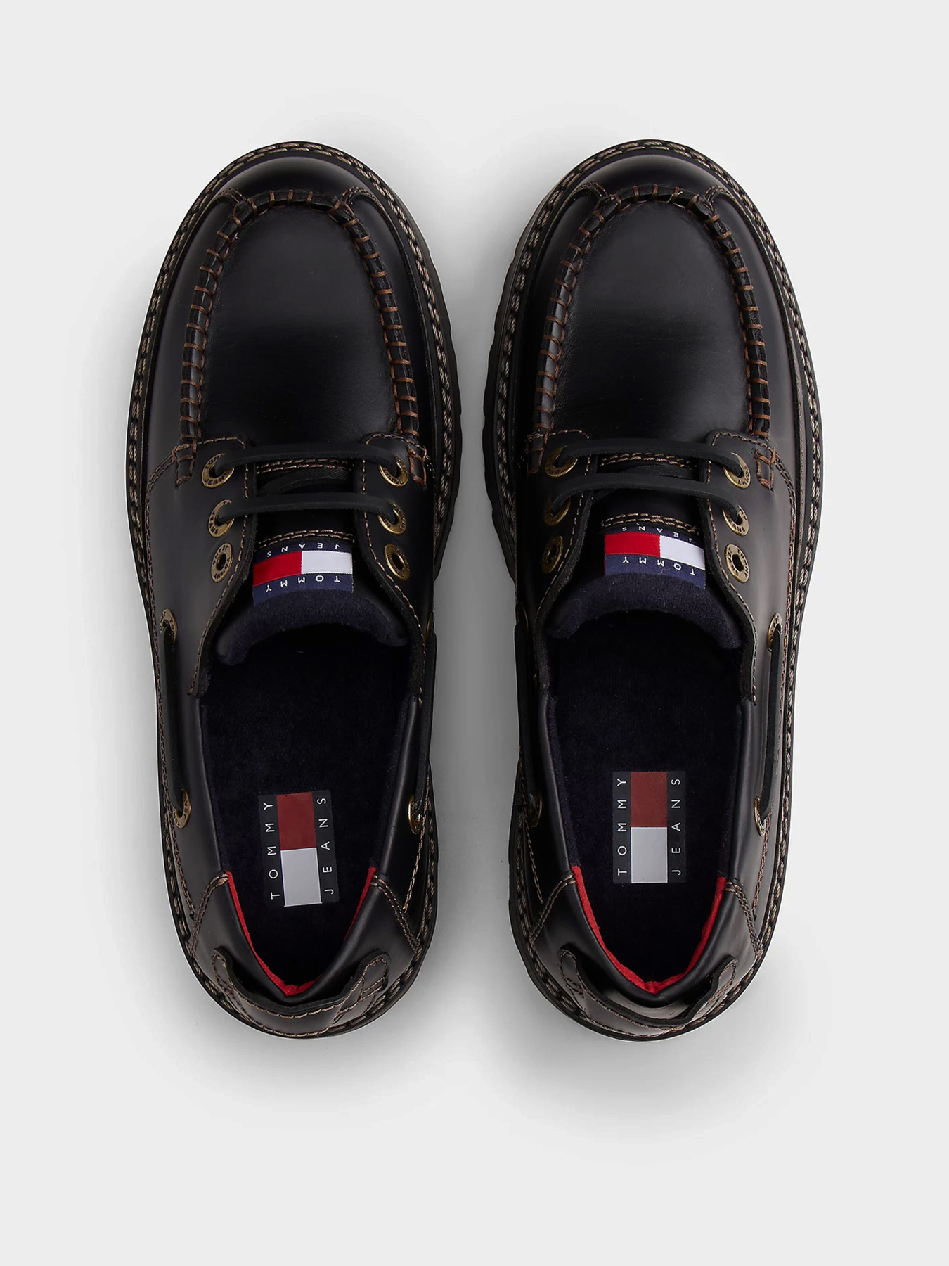 Туфли и лоферы Tommy Hilfiger ARCHIVE '01 BOAT SHOE LEATHER модель EN0EN03003-BDS Фото