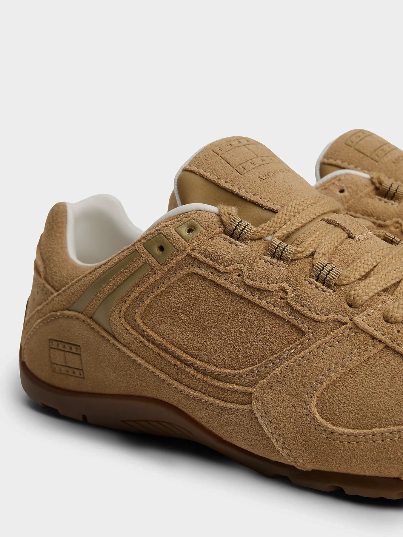 Кросівки Tommy Hilfiger ARCHIVE '97 LITE SUEDE модель EN0EN02899-AEN Кросівки Tommy Hilfiger ARCHIVE '97 LITE SUEDE модель EN0EN02899-AEN Фото
