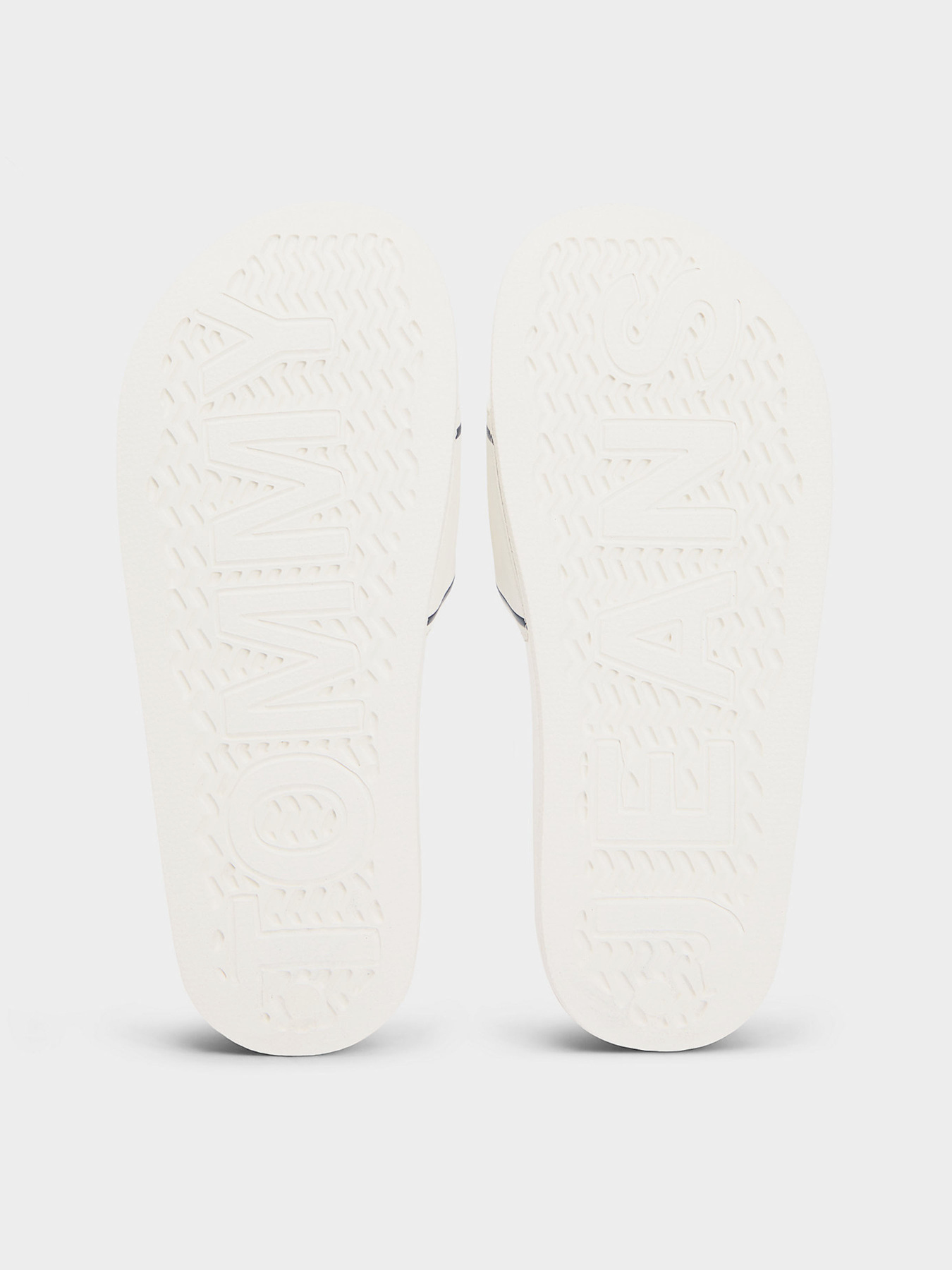 Шлёпанцы Tommy Hilfiger TJW POOLSLIDES модель EN0EN02976-YBI Шлёпанцы Tommy Hilfiger TJW POOLSLIDES модель EN0EN02976-YBI Фото