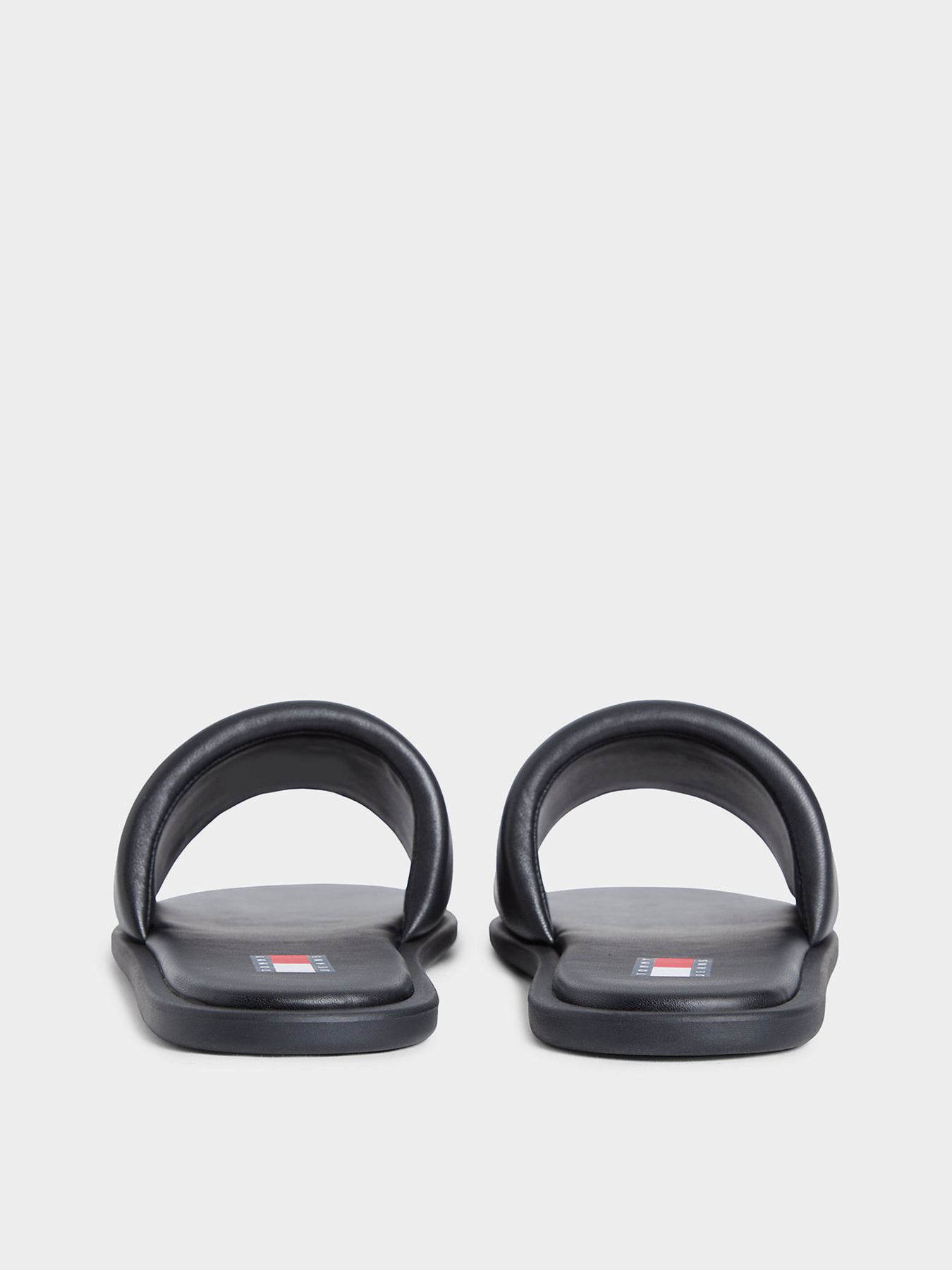 Шльопанці Tommy Hilfiger TJW SOFT PADDED CASUAL SLIDE модель EN0EN02950-BDS Шльопанці Tommy Hilfiger TJW SOFT PADDED CASUAL SLIDE модель EN0EN02950-BDS Фото