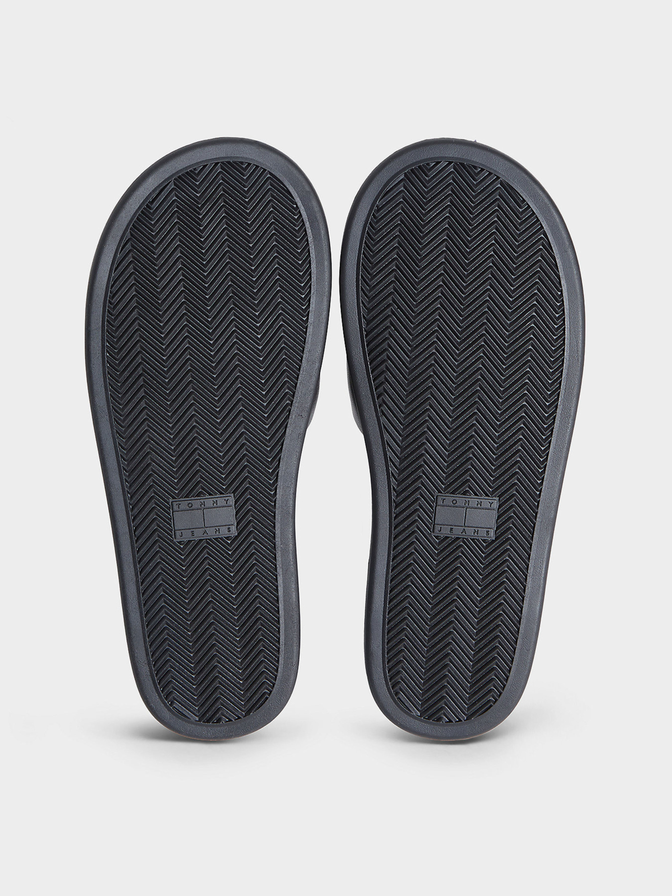 Шльопанці Tommy Hilfiger TJW SOFT PADDED CASUAL SLIDE модель EN0EN02950-BDS Шльопанці Tommy Hilfiger TJW SOFT PADDED CASUAL SLIDE модель EN0EN02950-BDS Фото